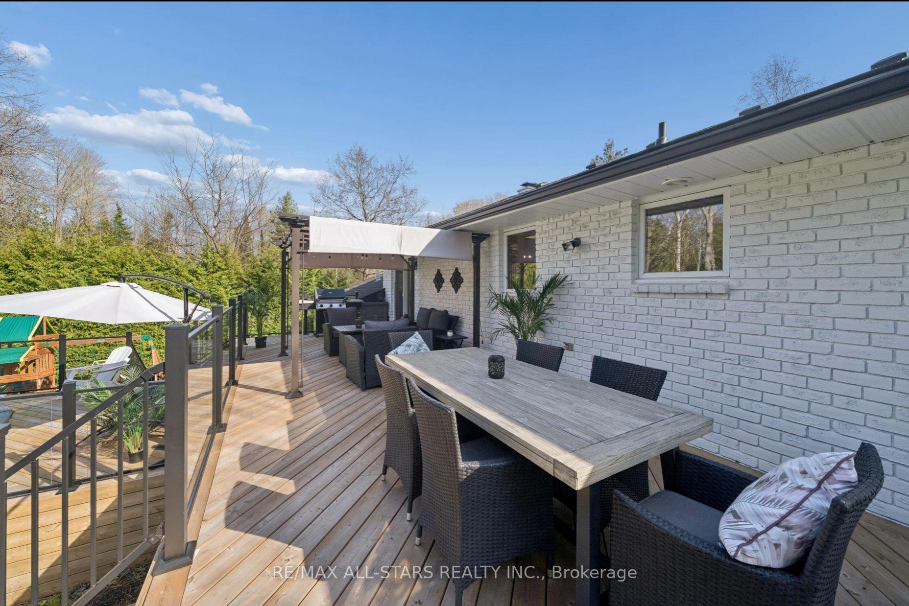 Photo 6 of 127 Pinecrest Road, Georgina, Pefferlaw — HOMEH