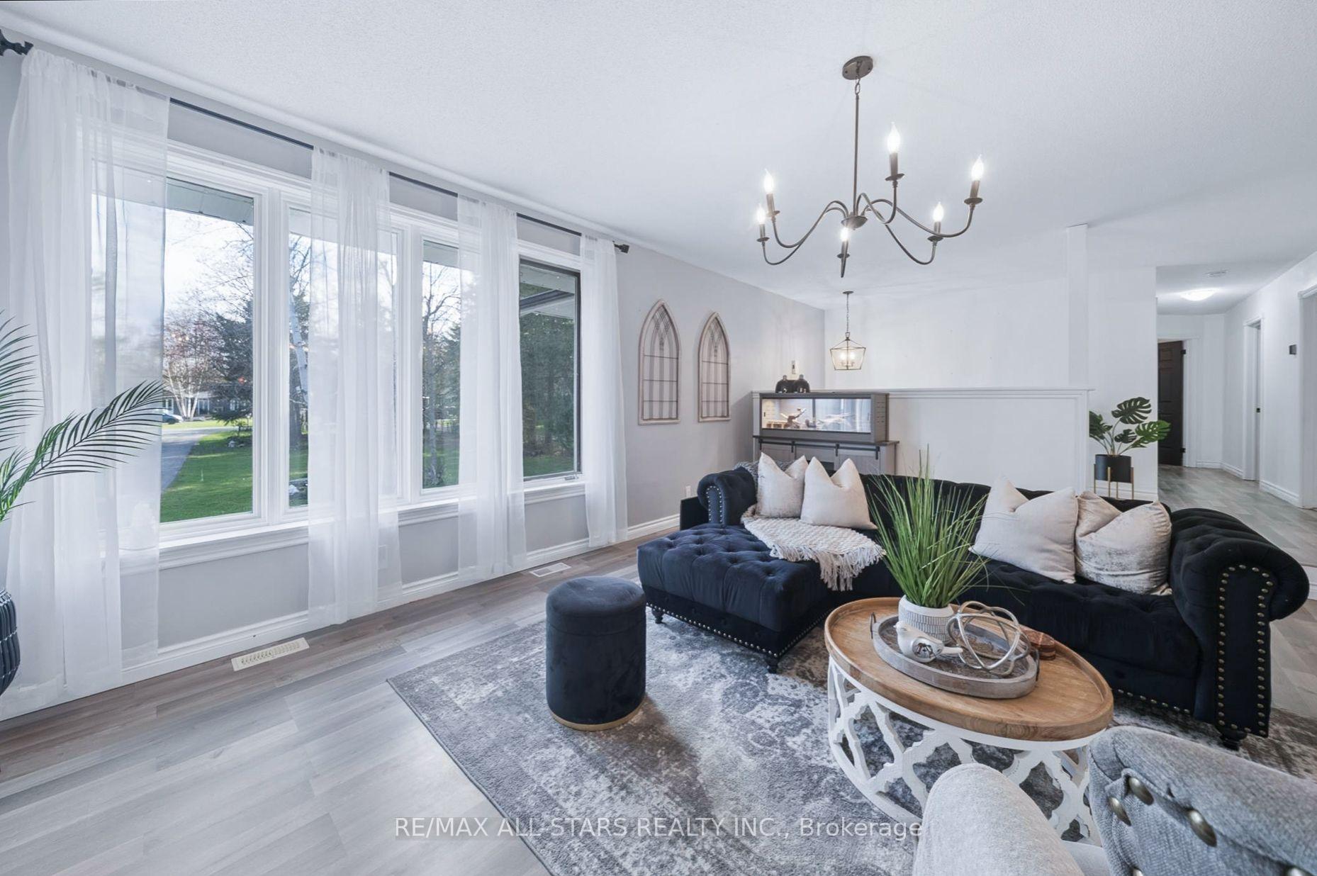 Photo 20 of 127 Pinecrest Road, Georgina, Pefferlaw — HOMEH