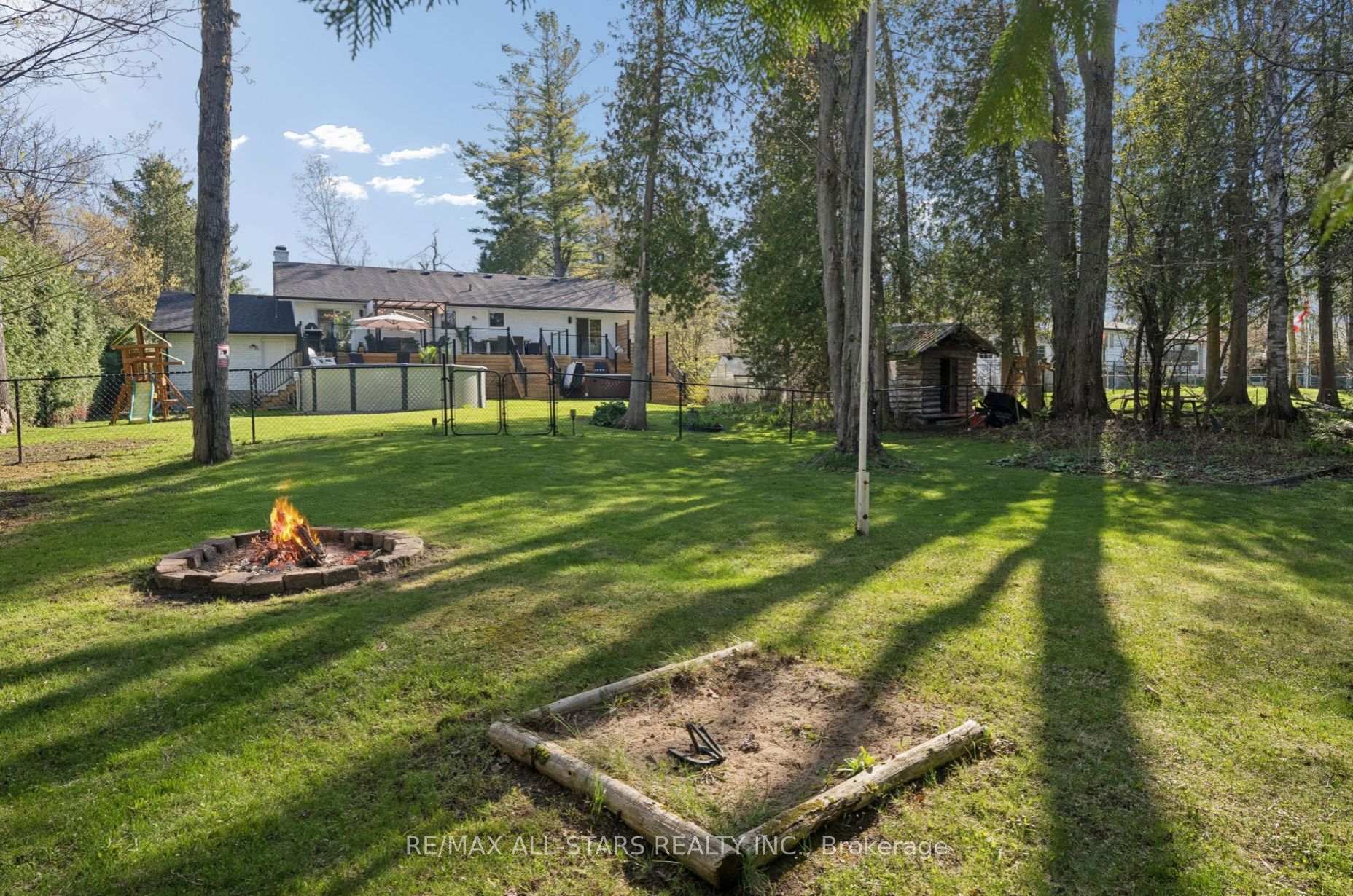 Photo 72 of 127 Pinecrest Road, Georgina, Pefferlaw — HOMEH