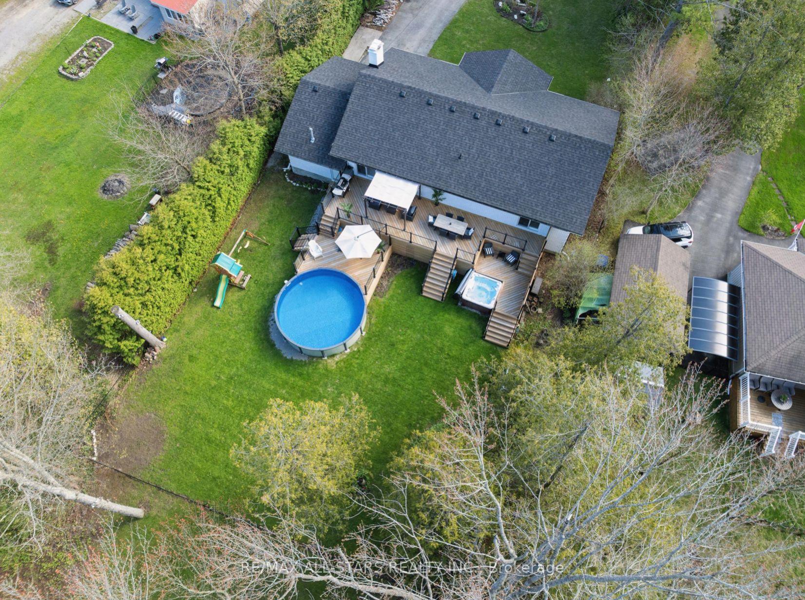 Photo 76 of 127 Pinecrest Road, Georgina, Pefferlaw — HOMEH
