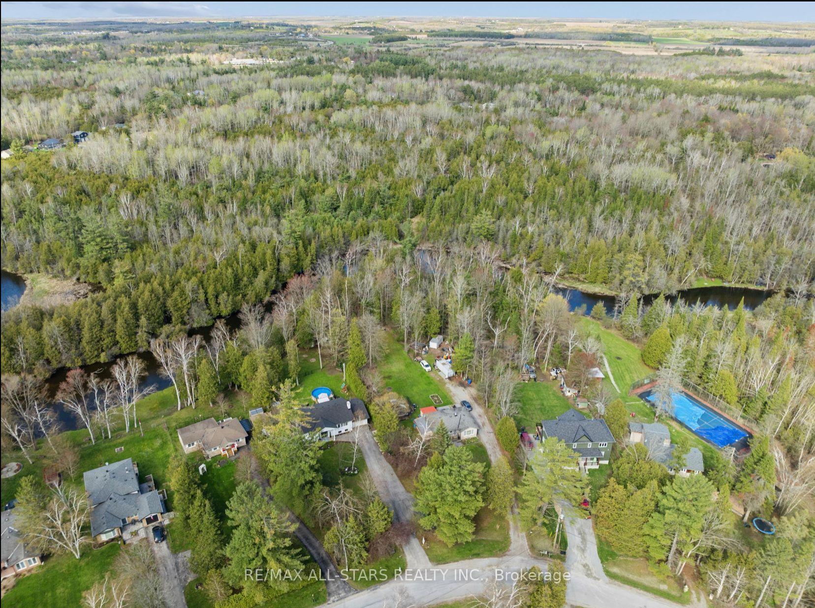 Photo 86 of 127 Pinecrest Road, Georgina, Pefferlaw — HOMEH