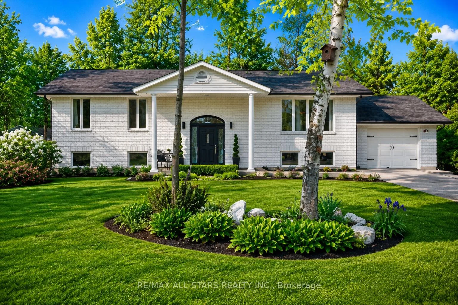 Photo 2 of 127 Pinecrest Road, Georgina, Pefferlaw — HOMEH
