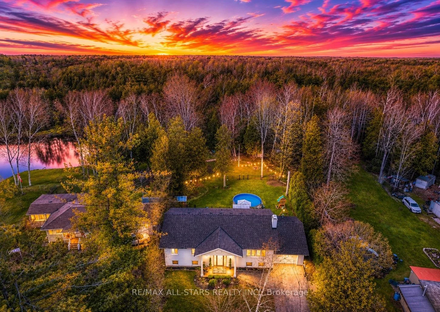 Photo 7 of 127 Pinecrest Road, Georgina, Pefferlaw — HOMEH