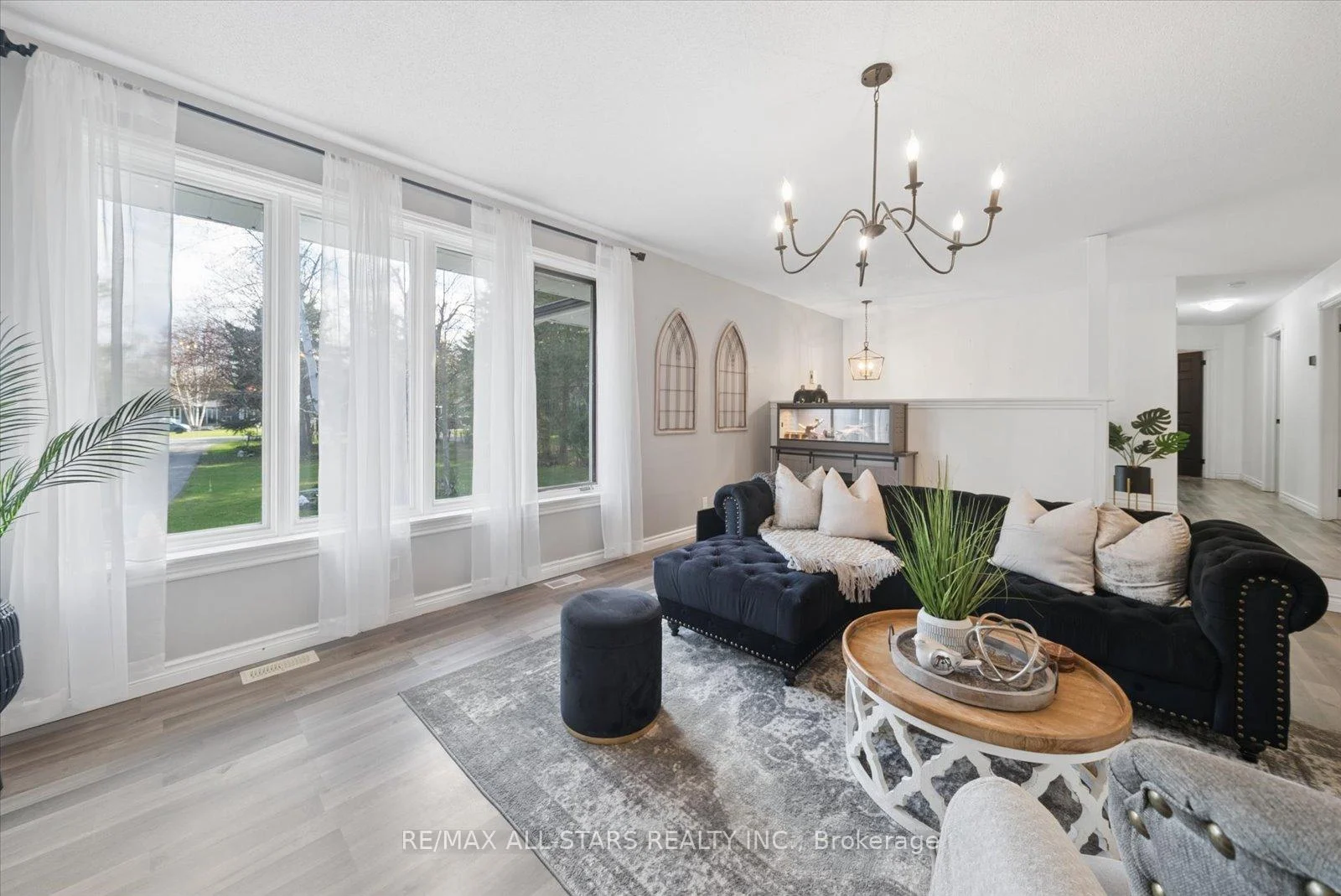 Photo 21 of 127 Pinecrest Road, Georgina, Pefferlaw — HOMEH