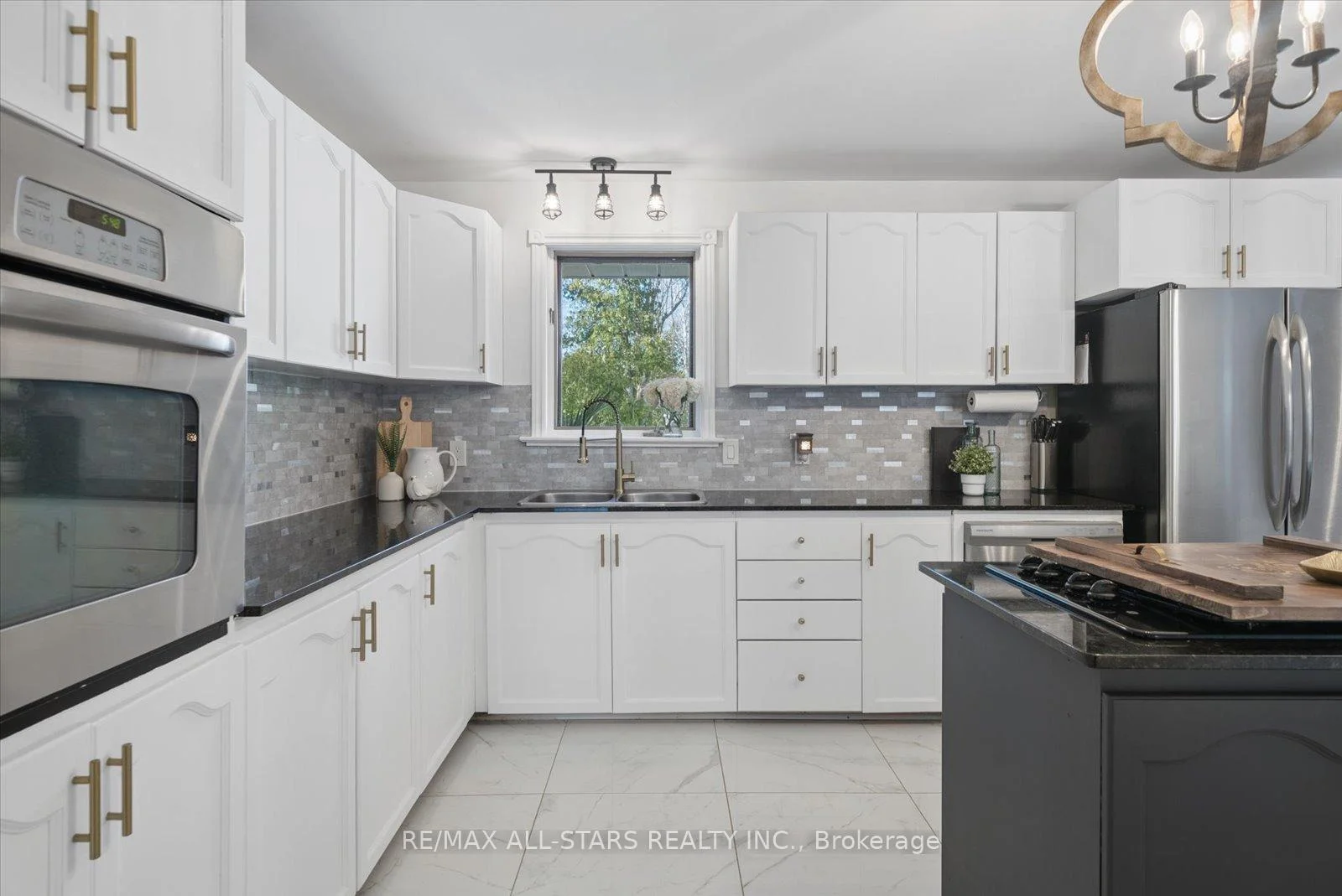 Photo 27 of 127 Pinecrest Road, Georgina, Pefferlaw — HOMEH