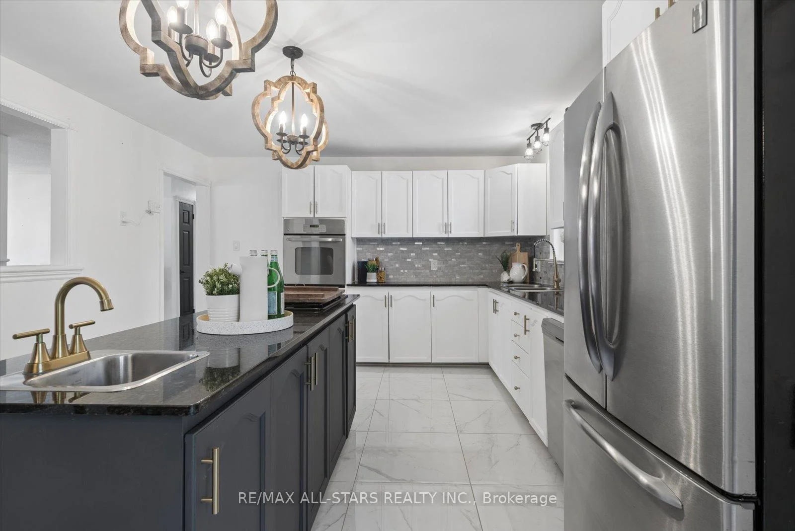 Photo 29 of 127 Pinecrest Road, Georgina, Pefferlaw — HOMEH
