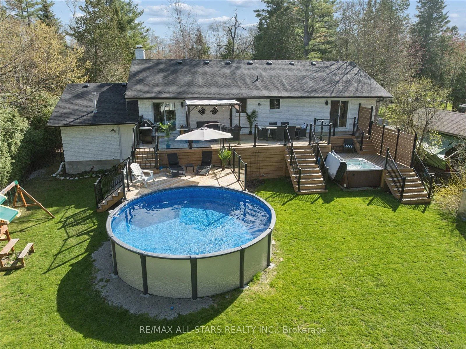 Photo 71 of 127 Pinecrest Road, Georgina, Pefferlaw — HOMEH