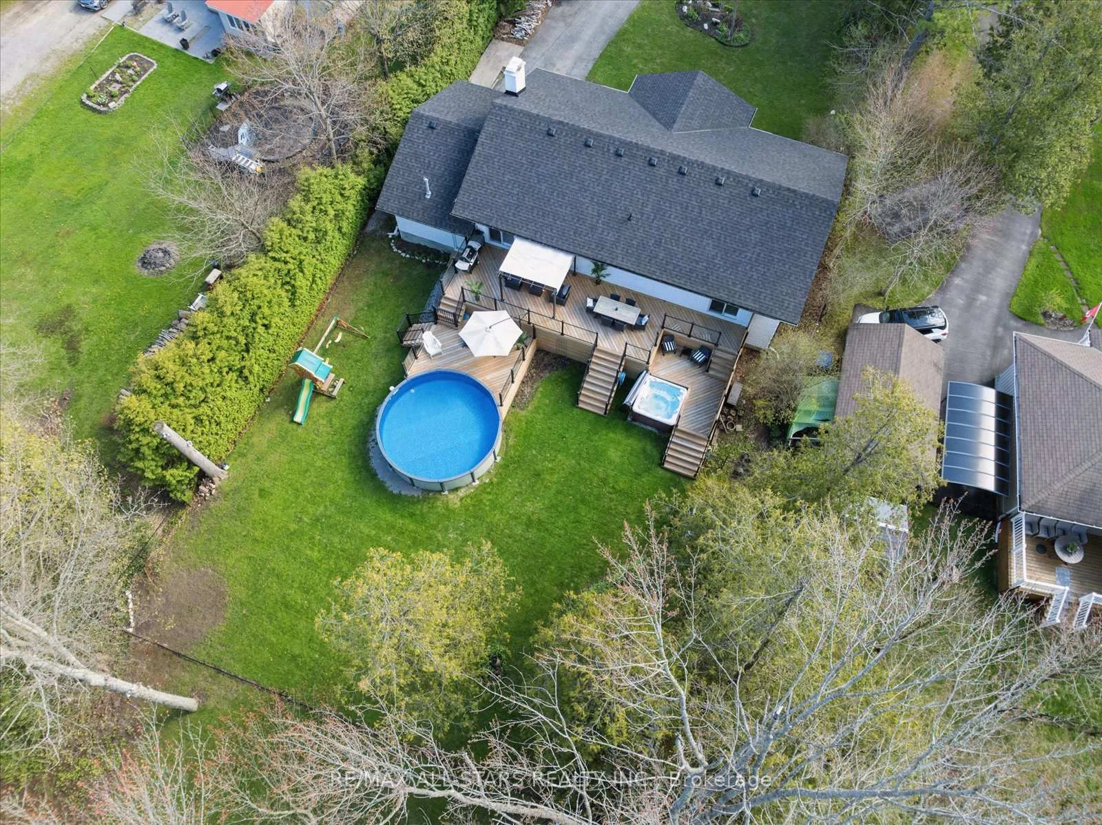 Photo 75 of 127 Pinecrest Road, Georgina, Pefferlaw — HOMEH