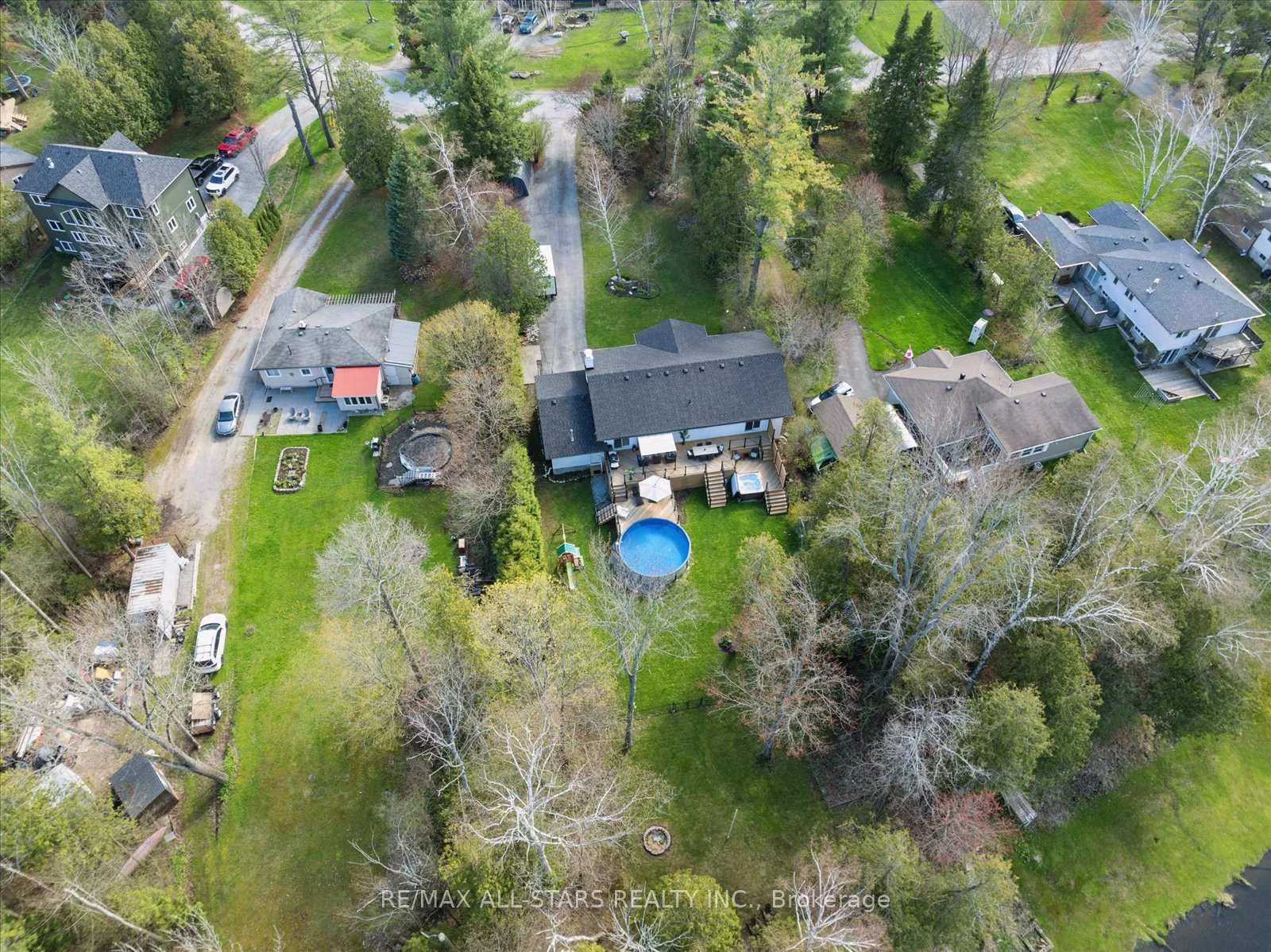 Photo 79 of 127 Pinecrest Road, Georgina, Pefferlaw — HOMEH