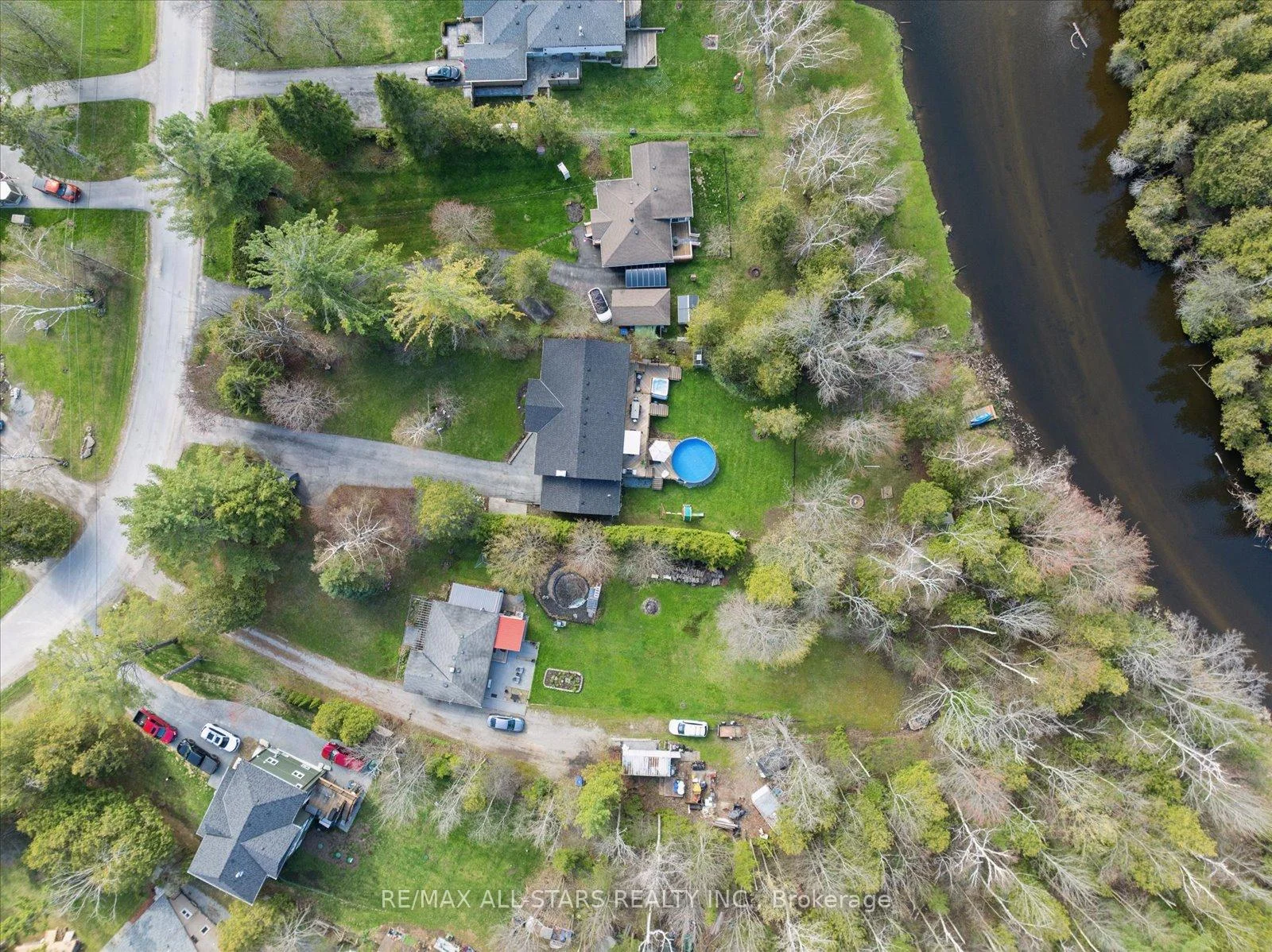 Photo 81 of 127 Pinecrest Road, Georgina, Pefferlaw — HOMEH