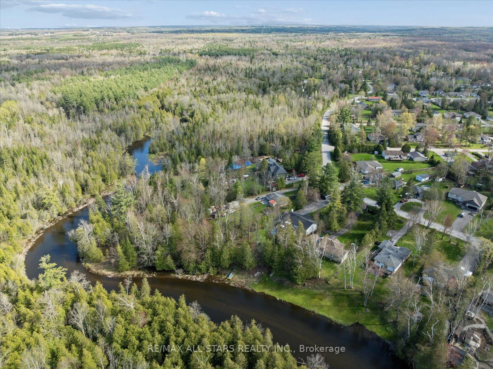 Photo 83 of 127 Pinecrest Road, Georgina, Pefferlaw — HOMEH