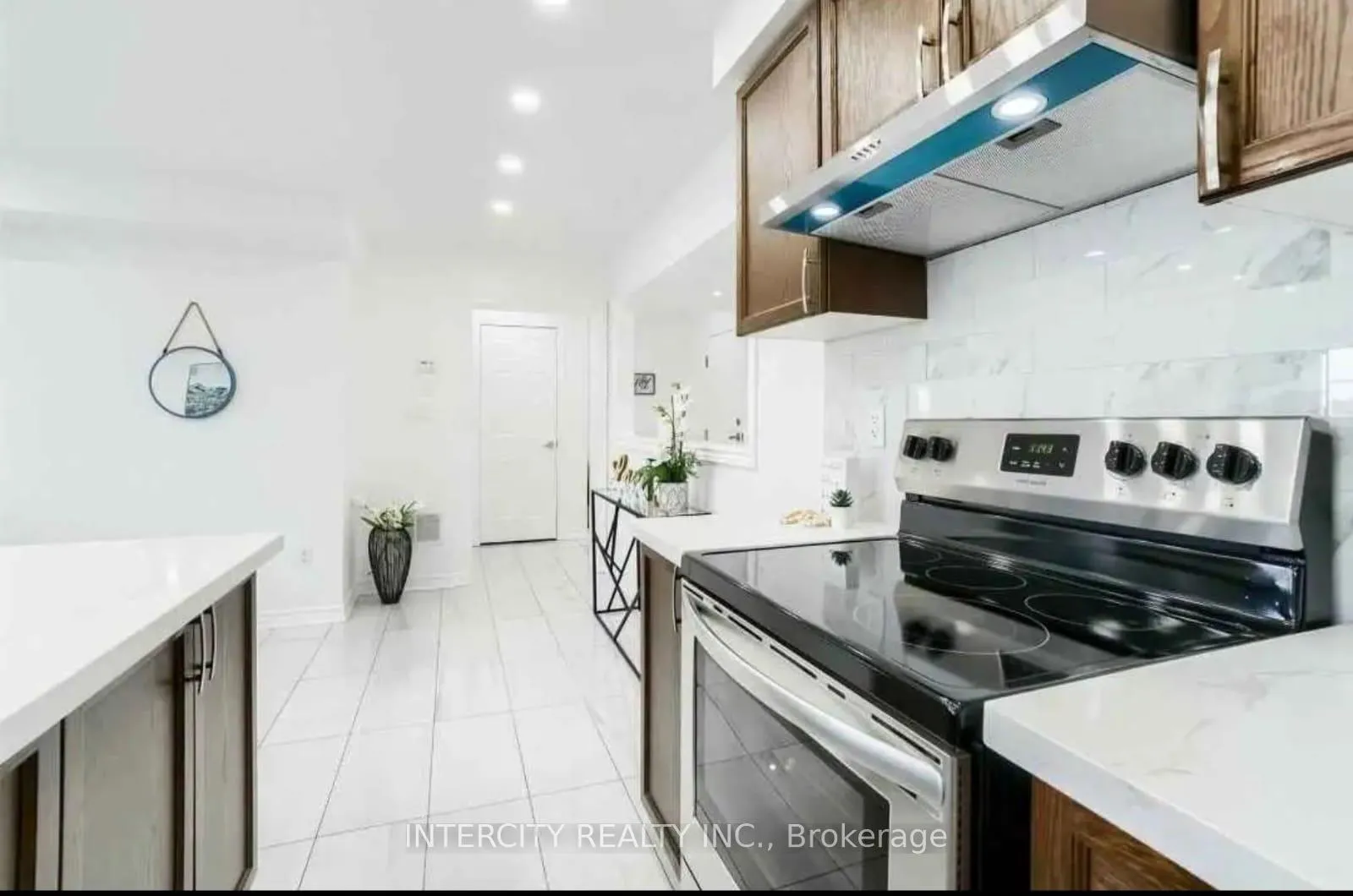 Photo 5 of Unit 106, 200 Veterans Drive, Brampton, Northwest Brampton — HOMEH