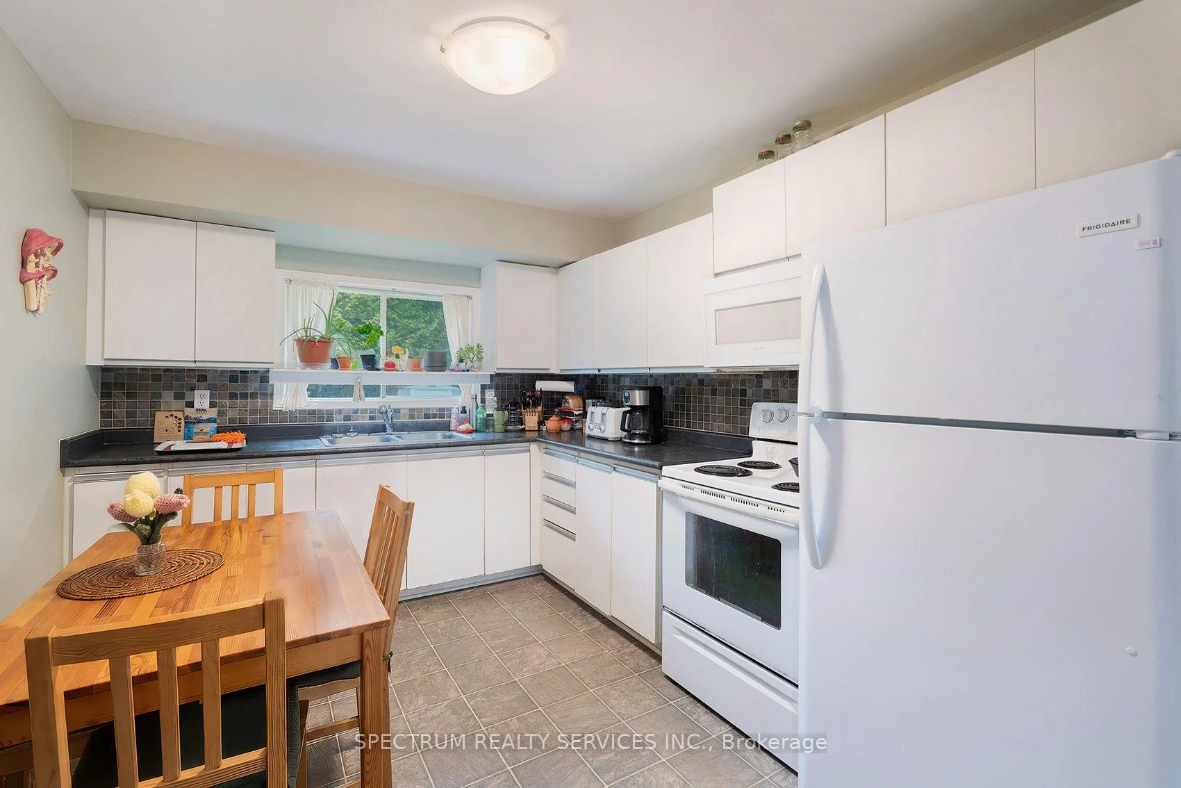 Photo 12 of 229 Pine Beach Drive, Georgina, Keswick South — HOMEH