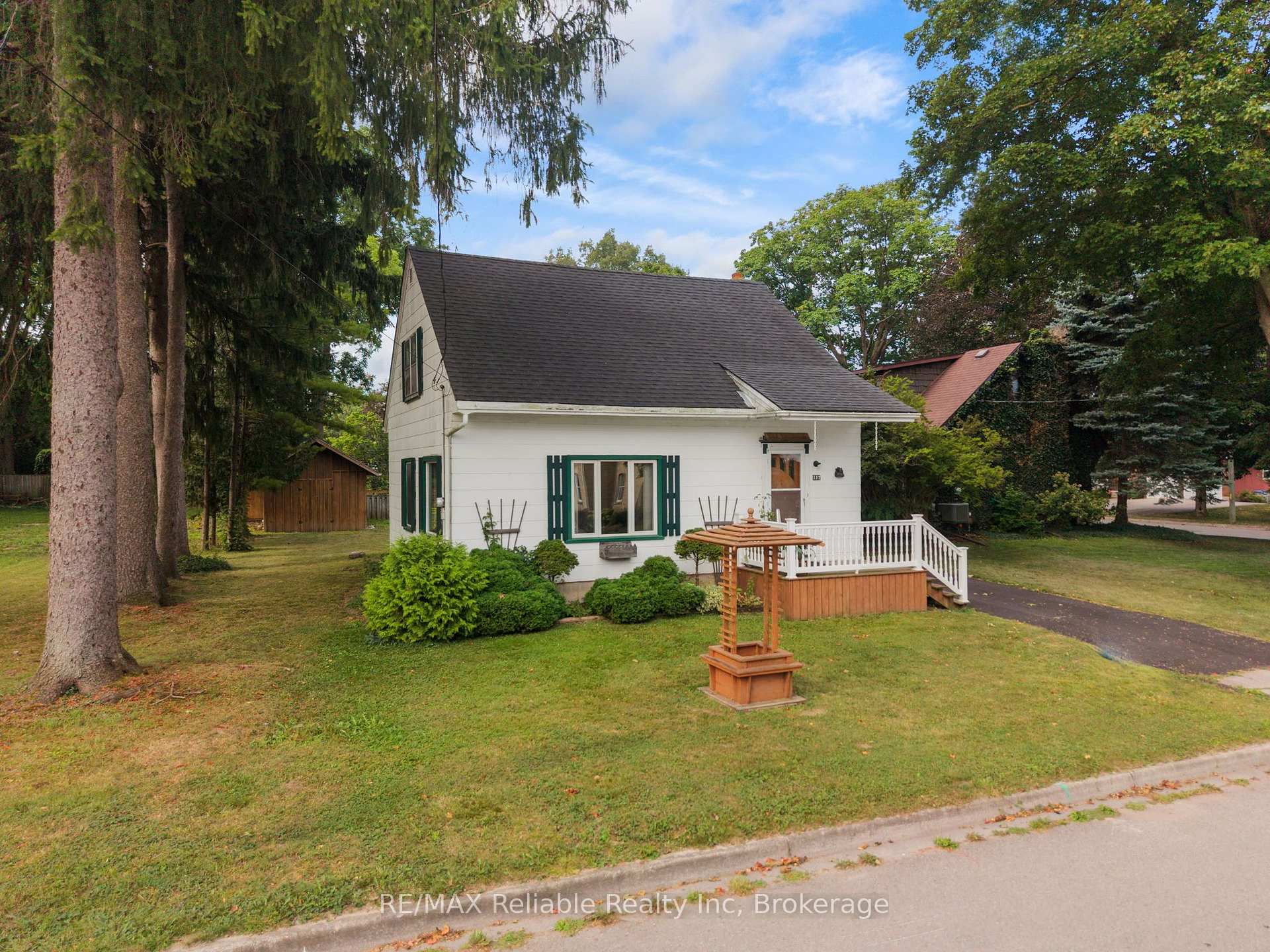 Photo 4 of 137 James Street, Huron East, Seaforth — HOMEH