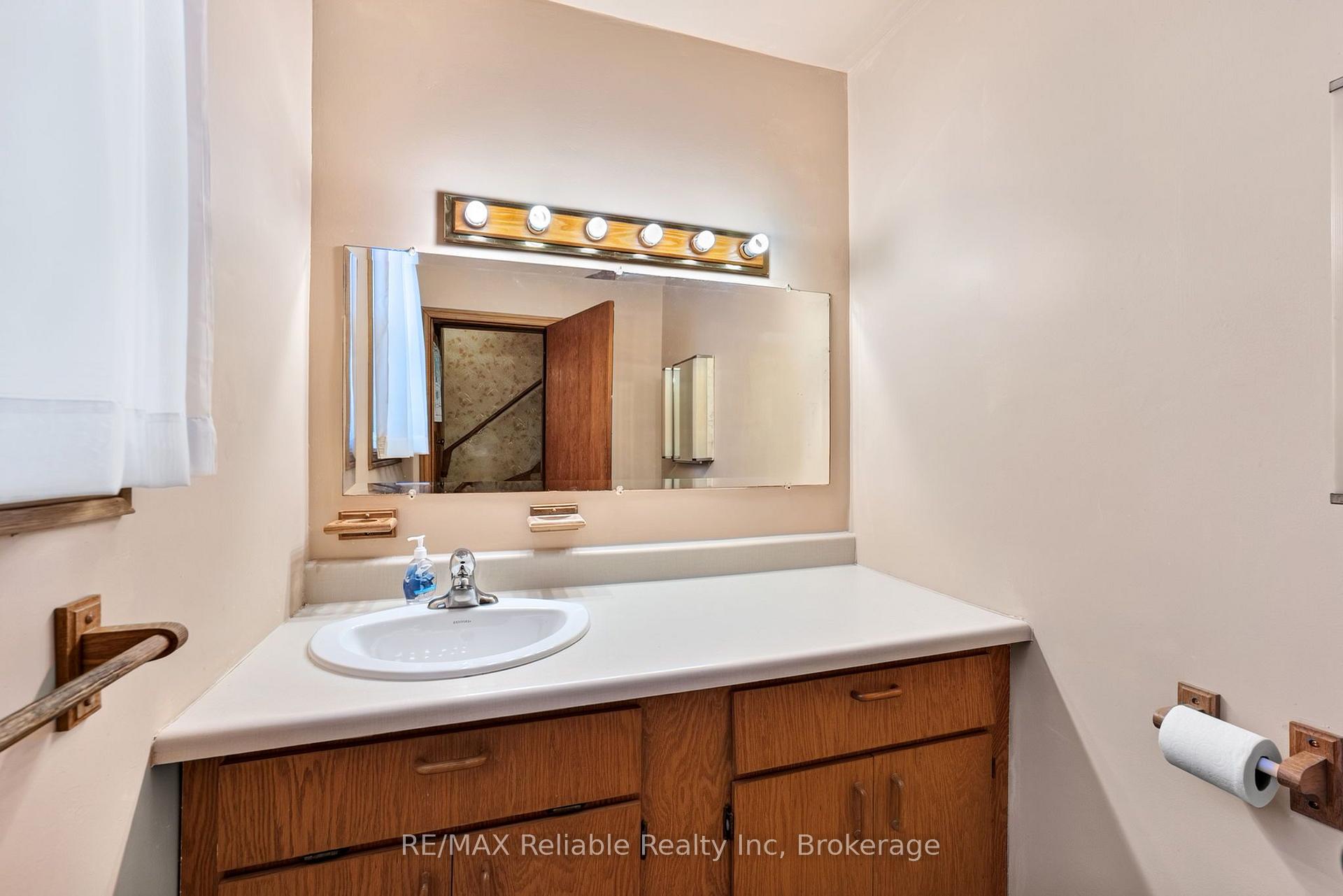 Photo 15 of 137 James Street, Huron East, Seaforth — HOMEH