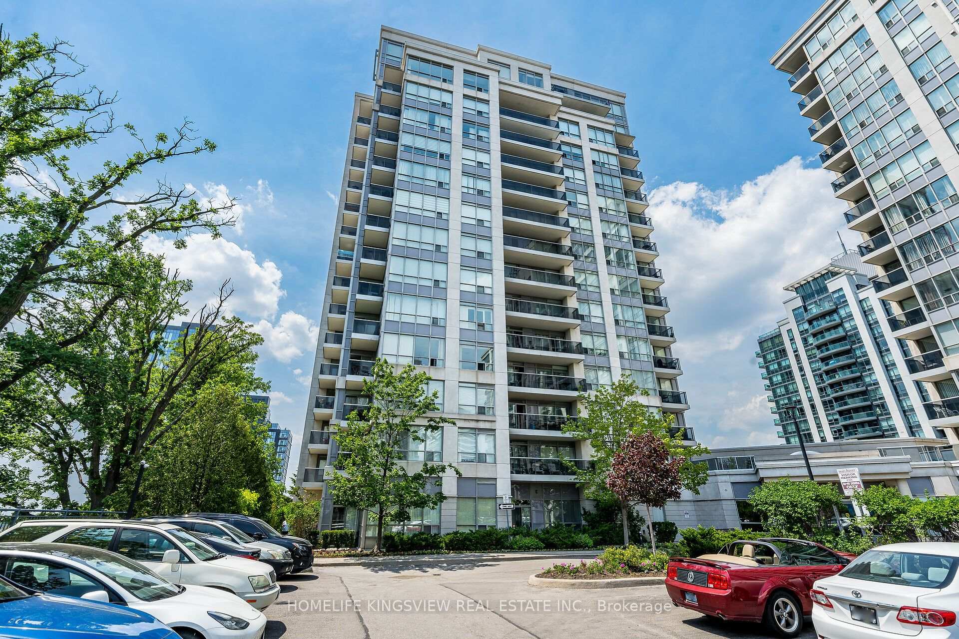 Photo 2 of Unit 807, 60 Disera Drive, Vaughan, Beverley Glen — HOMEH