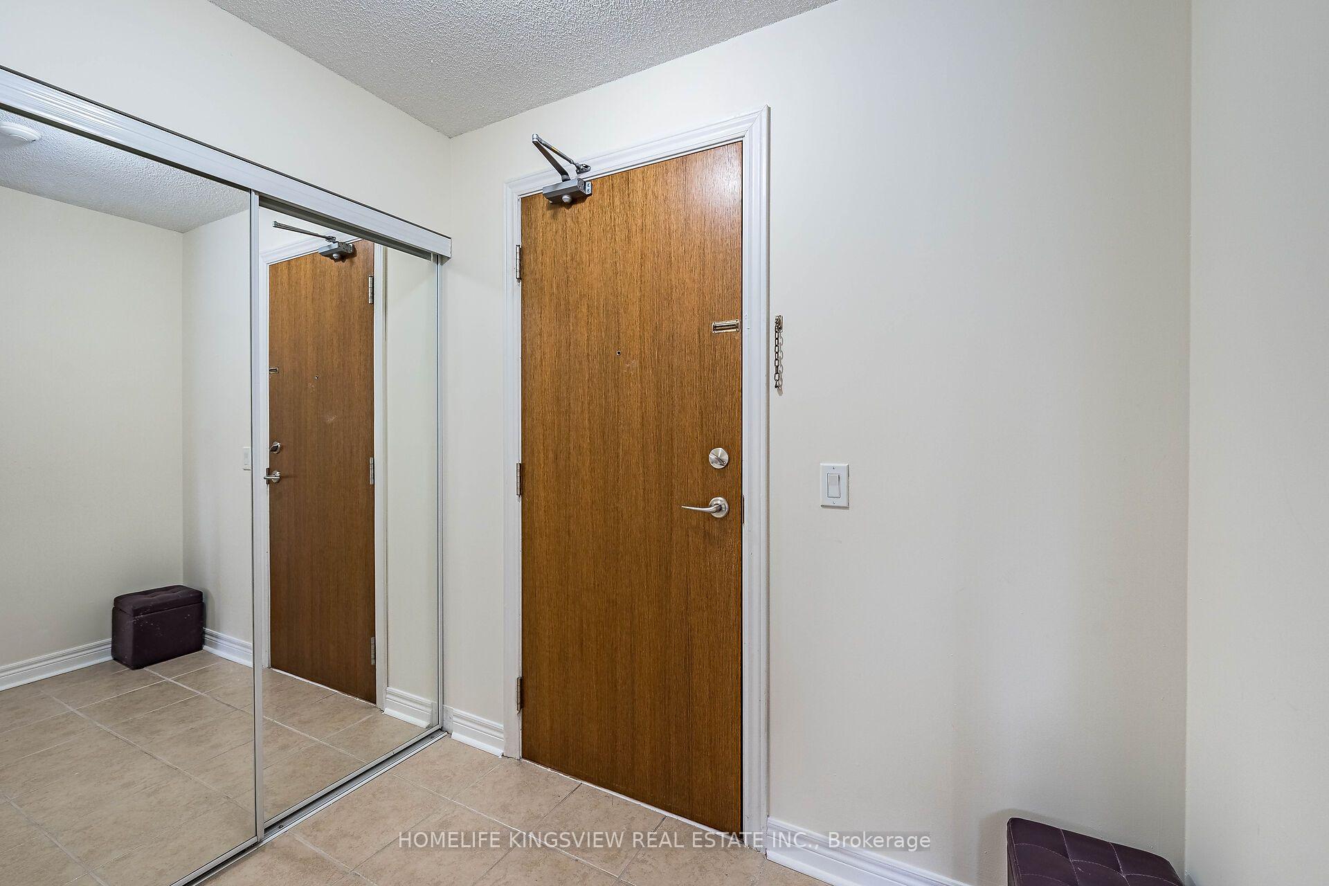 Photo 9 of Unit 807, 60 Disera Drive, Vaughan, Beverley Glen — HOMEH