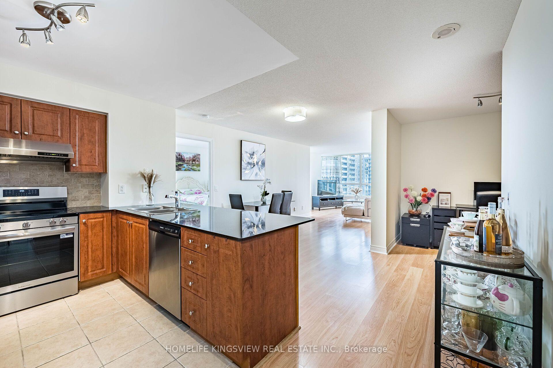 Photo 10 of Unit 807, 60 Disera Drive, Vaughan, Beverley Glen — HOMEH