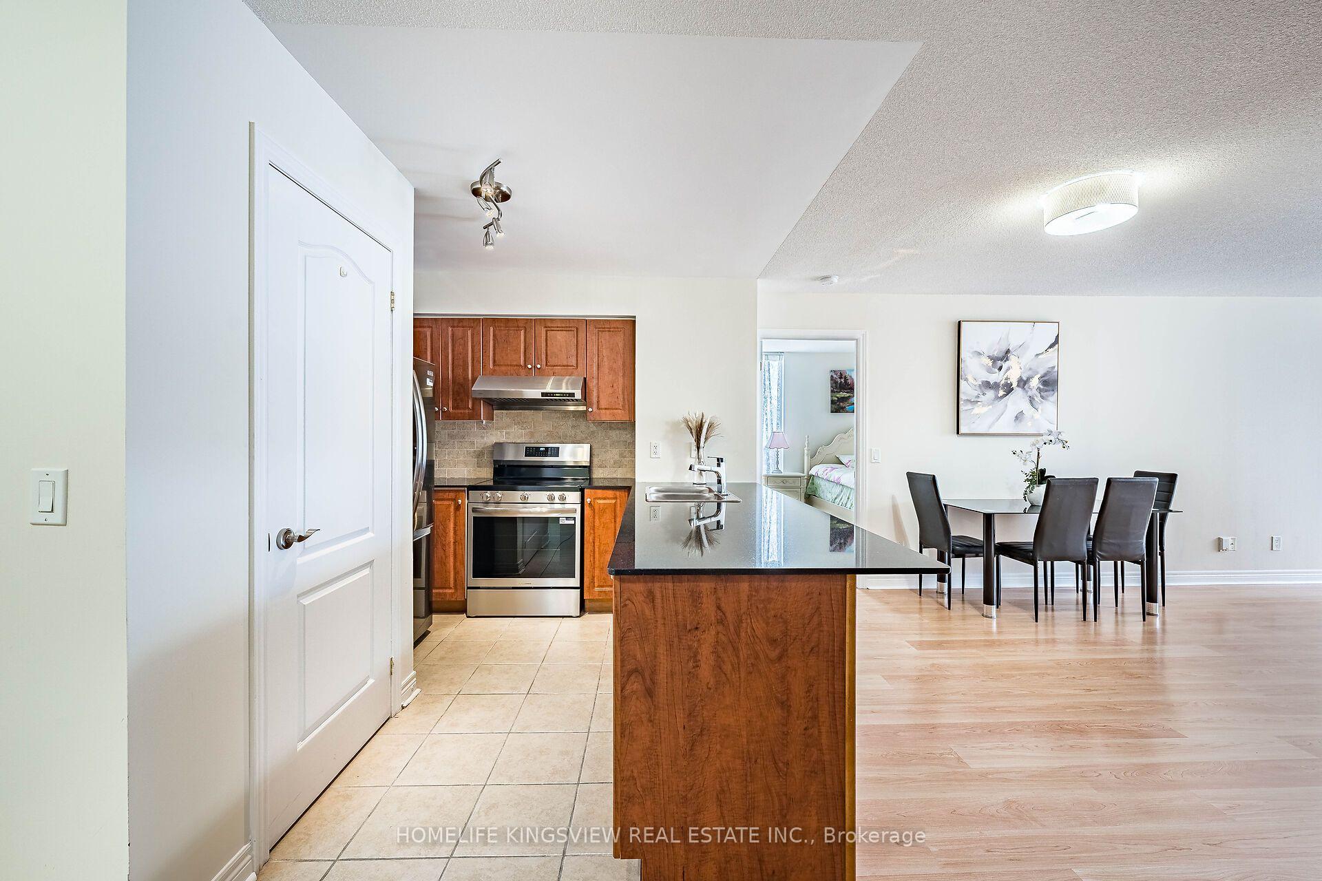 Photo 11 of Unit 807, 60 Disera Drive, Vaughan, Beverley Glen — HOMEH