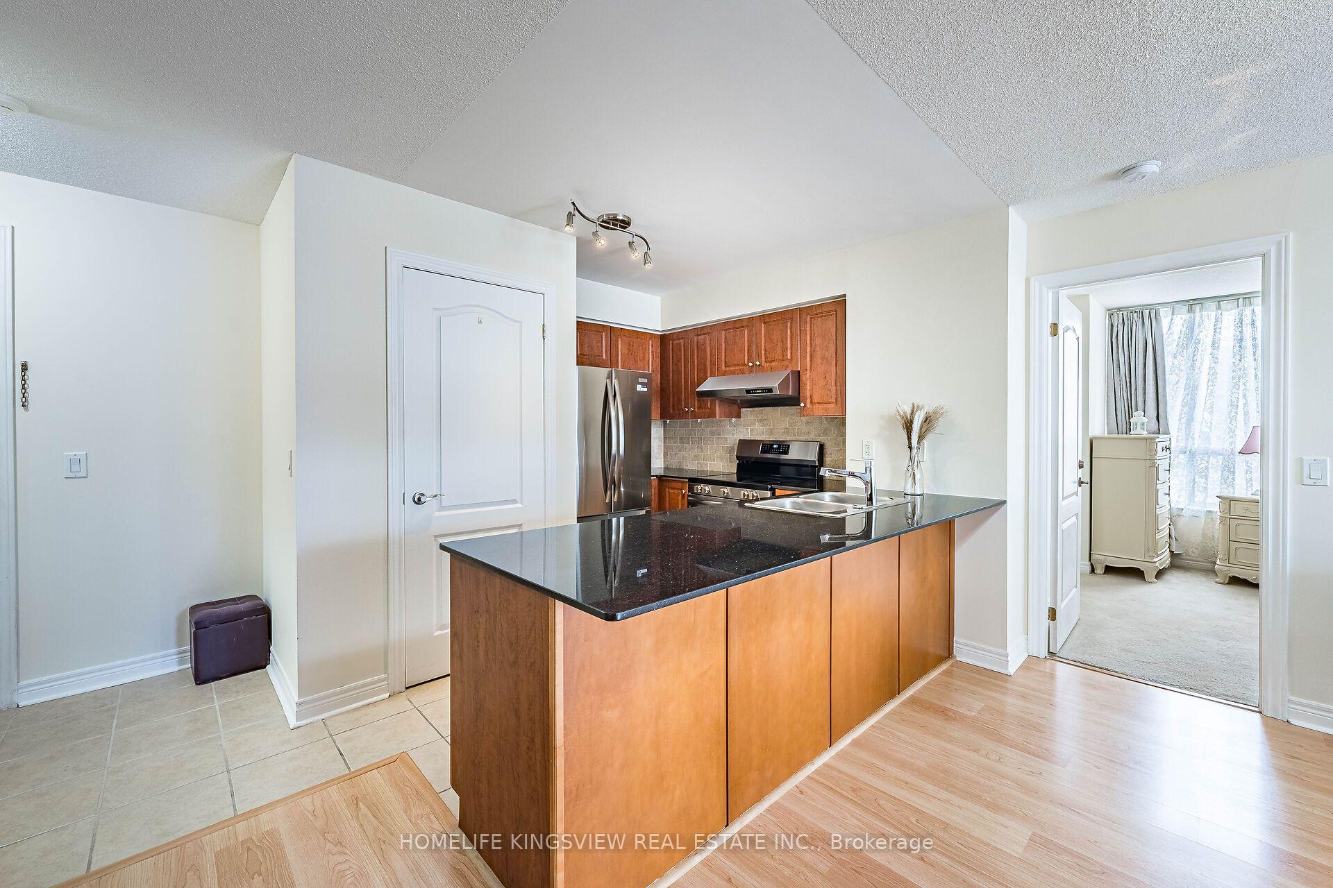 Photo 12 of Unit 807, 60 Disera Drive, Vaughan, Beverley Glen — HOMEH