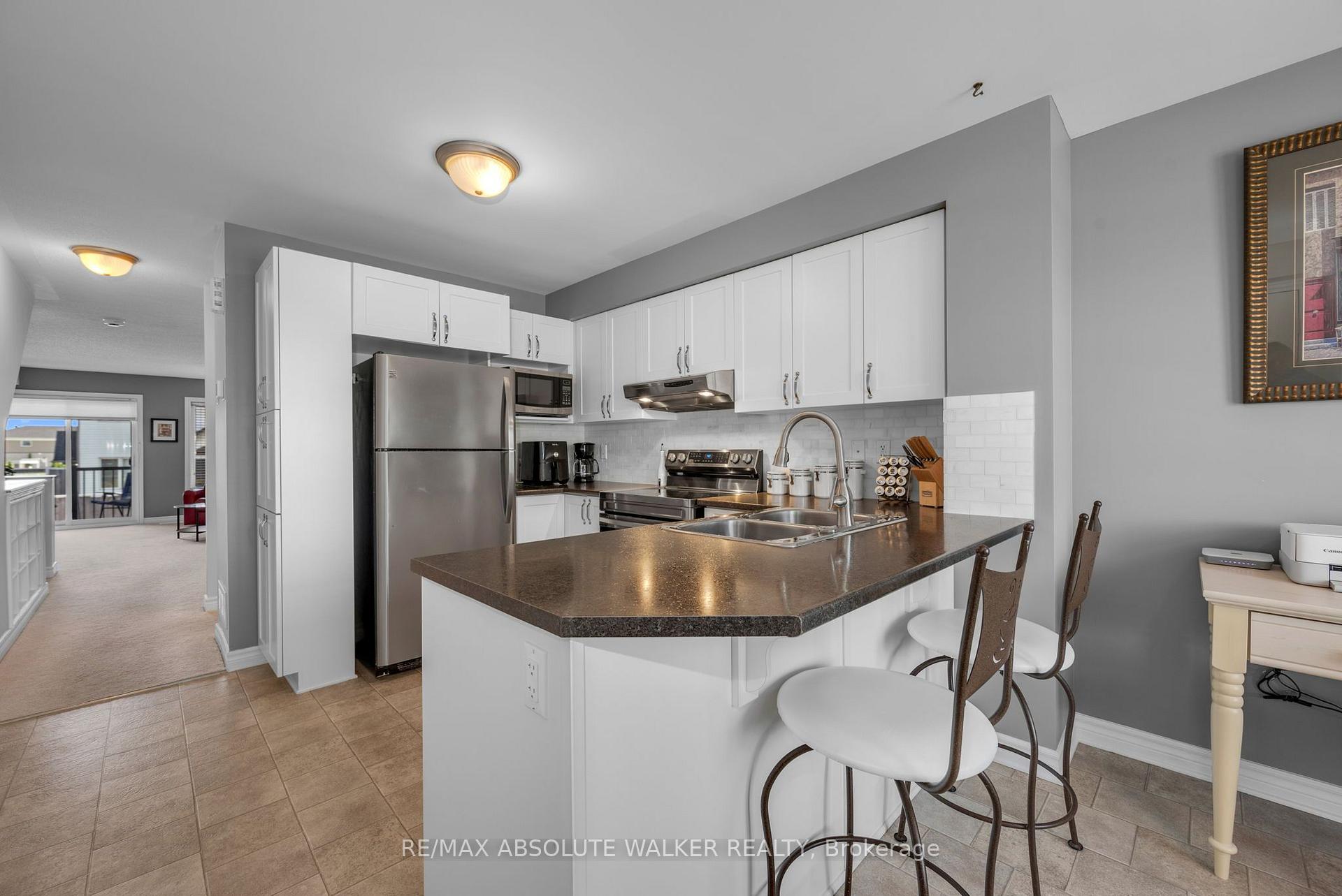 Photo 4 of 2414 Esprit Drive, Ottawa, Avalon East — HOMEH