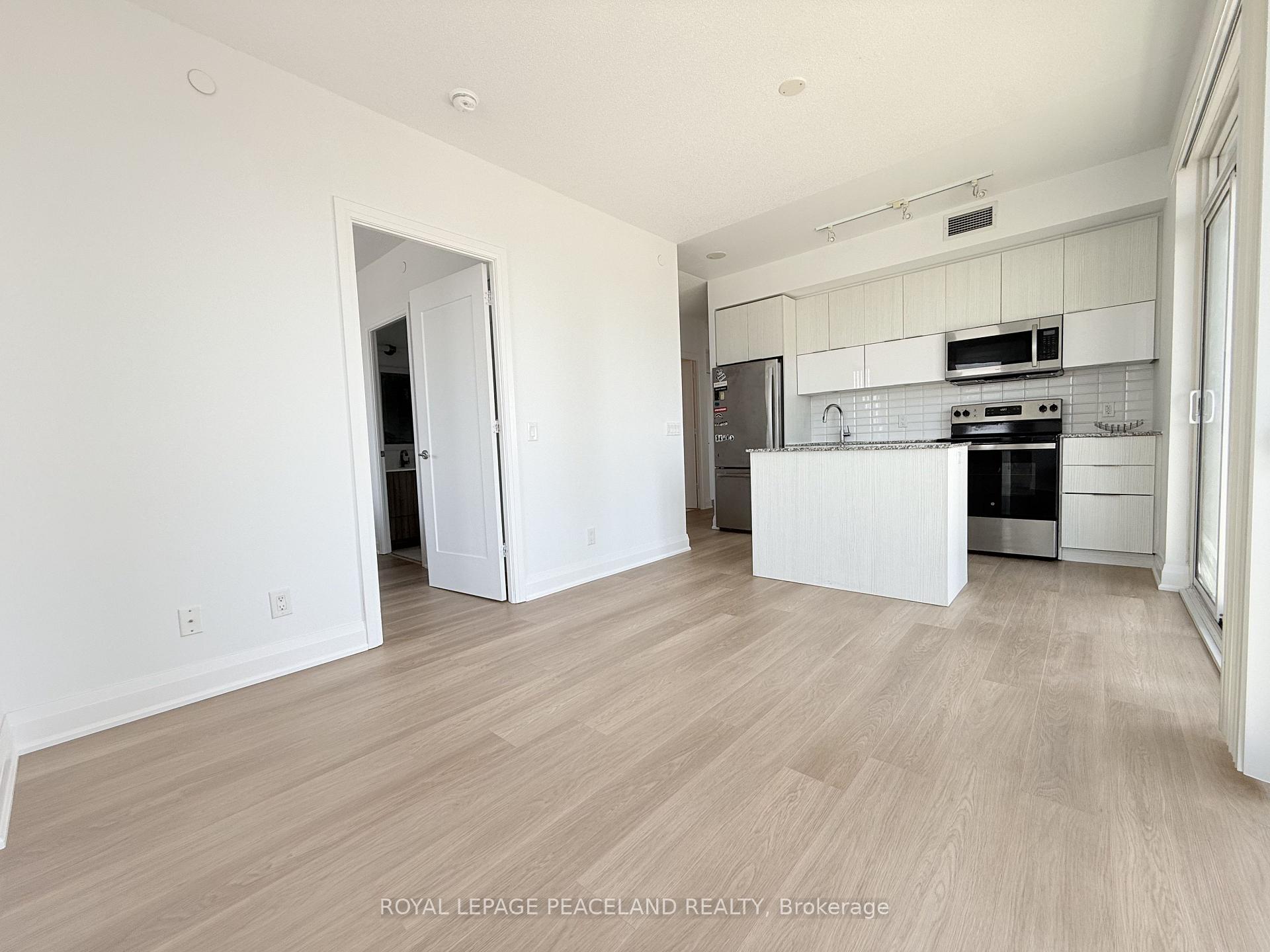 Photo 3 of Unit 2005, 56 Annie Craig Drive, Etobicoke, Mimico — HOMEH