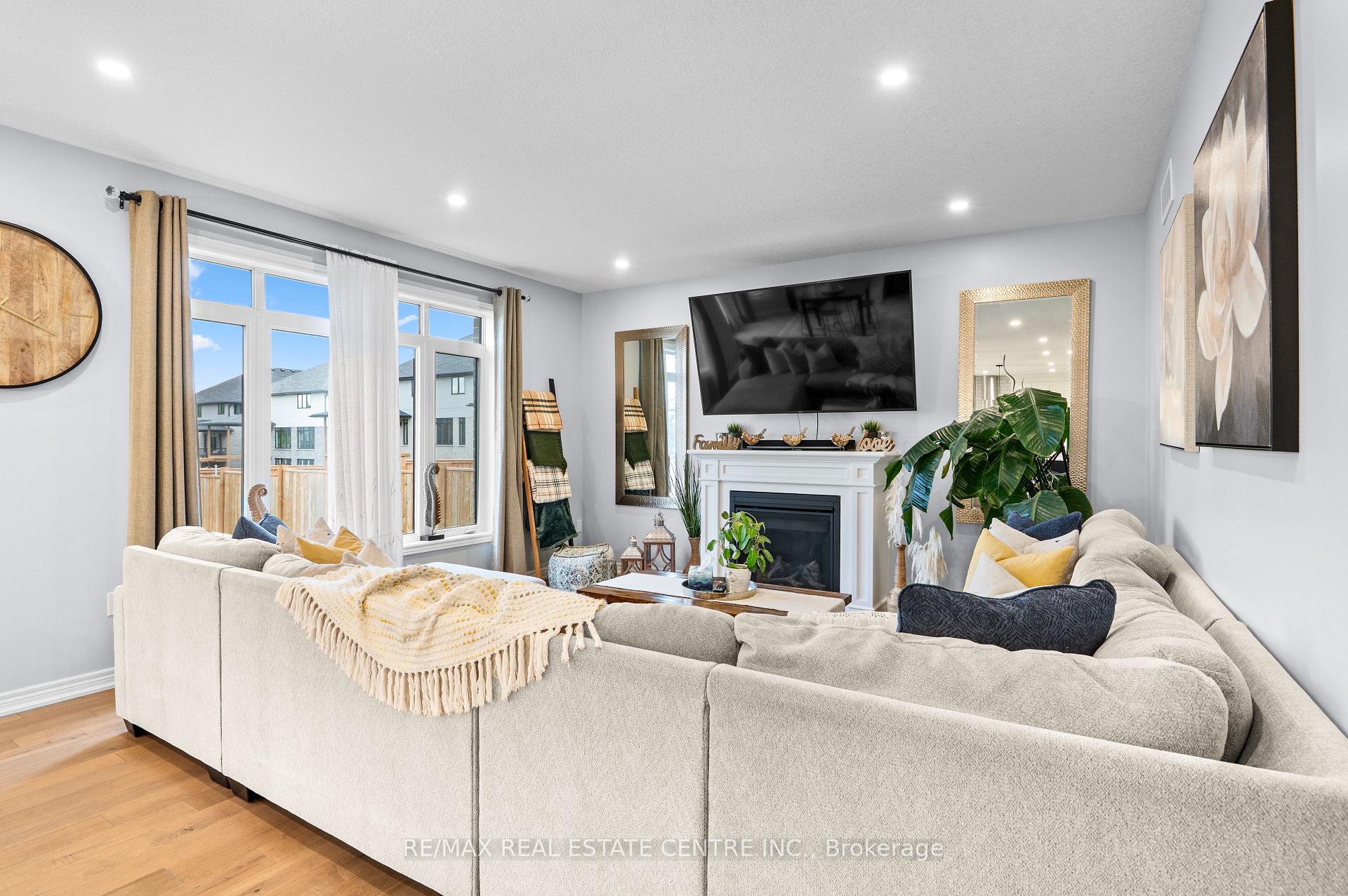 Photo 12 of 139 Marr Drive, Centre Wellington, Elora/Salem — HOMEH