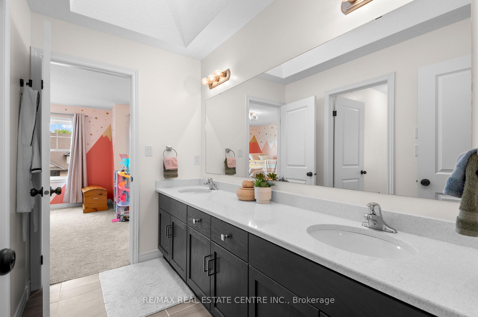 Photo 33 of 139 Marr Drive, Centre Wellington, Elora/Salem — HOMEH