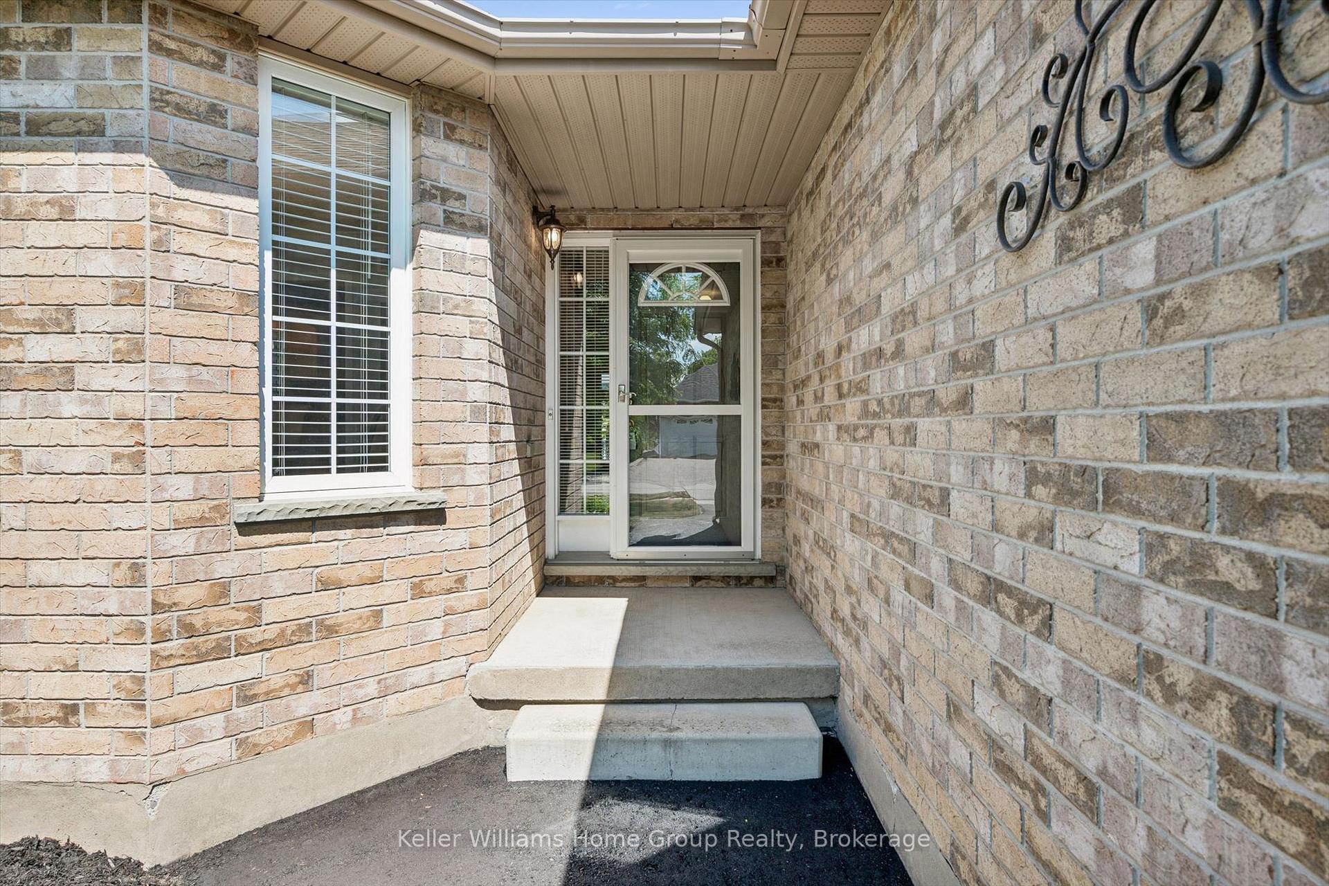 Photo 5 of 63 Cherry Hill Place, Centre Wellington, Fergus — HOMEH