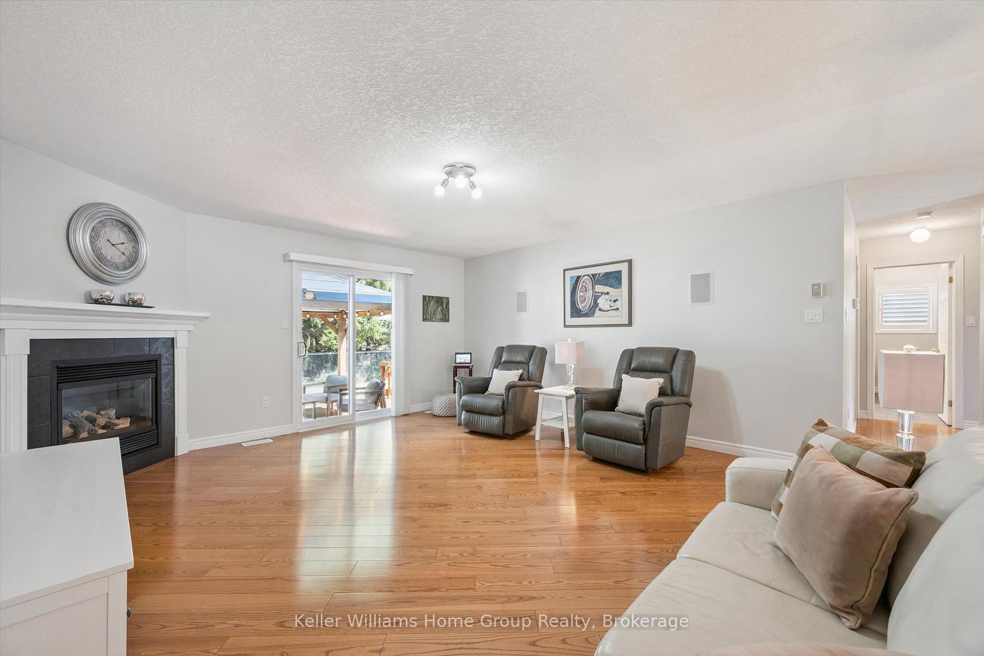 Photo 9 of 63 Cherry Hill Place, Centre Wellington, Fergus — HOMEH