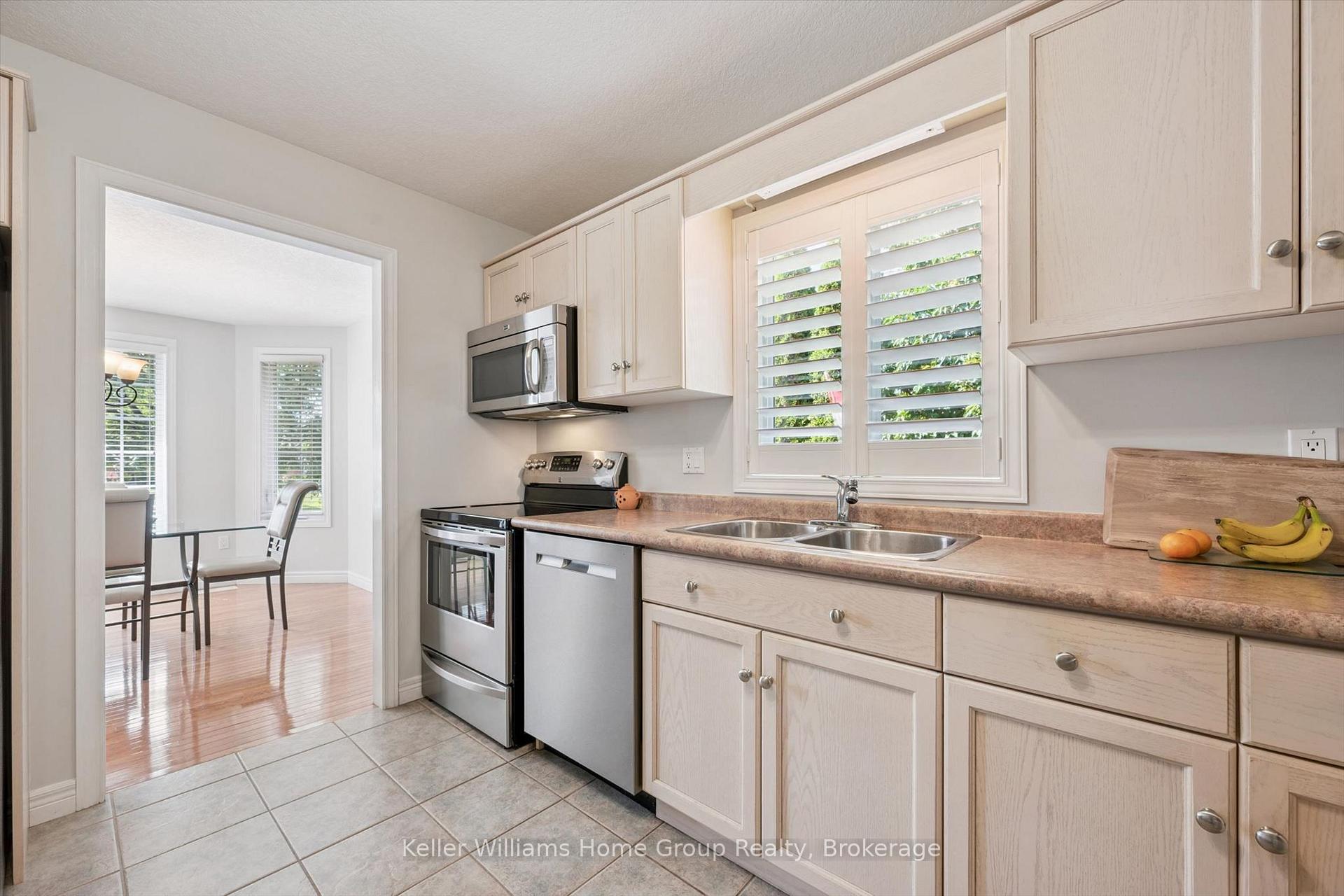 Photo 12 of 63 Cherry Hill Place, Centre Wellington, Fergus — HOMEH