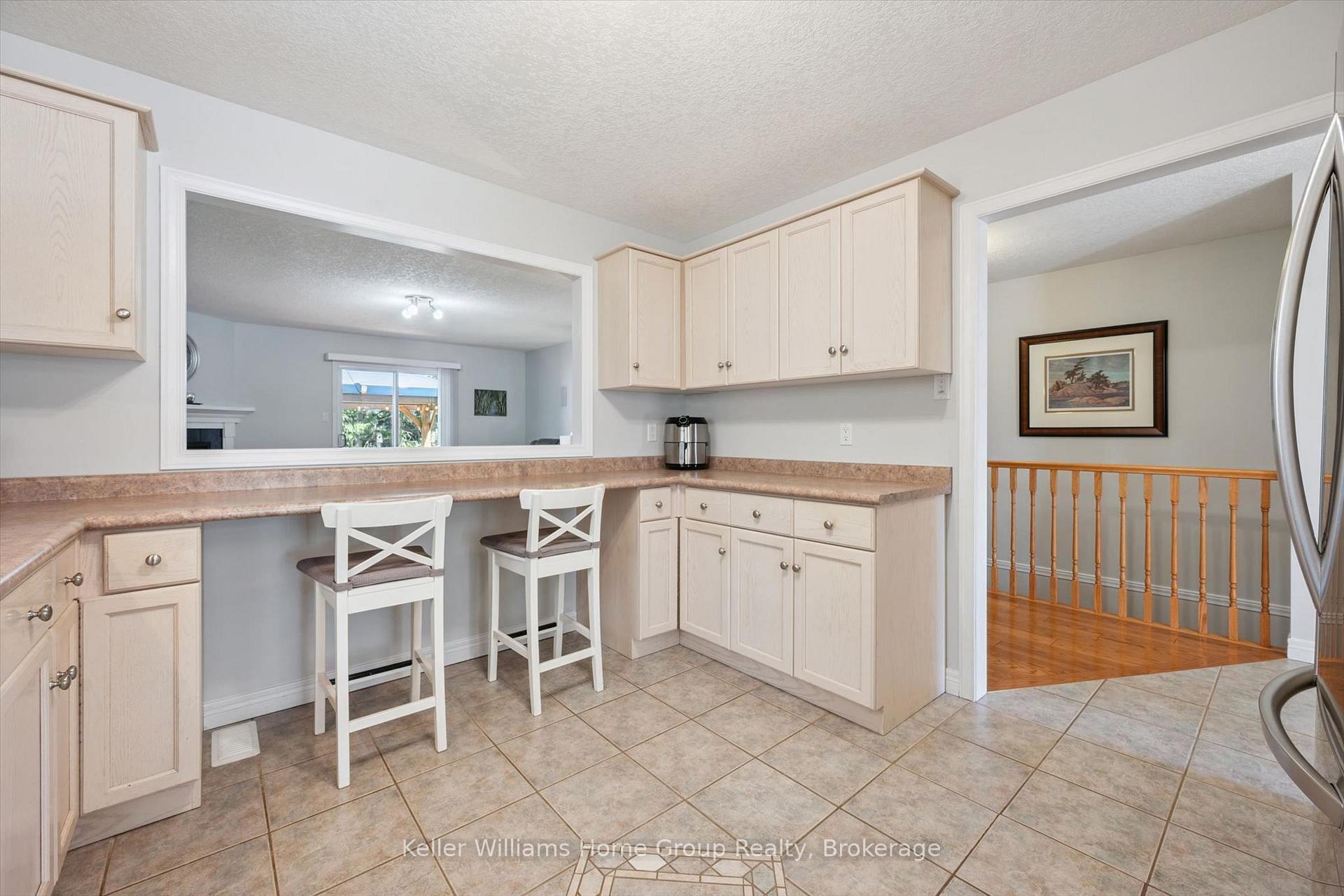 Photo 14 of 63 Cherry Hill Place, Centre Wellington, Fergus — HOMEH