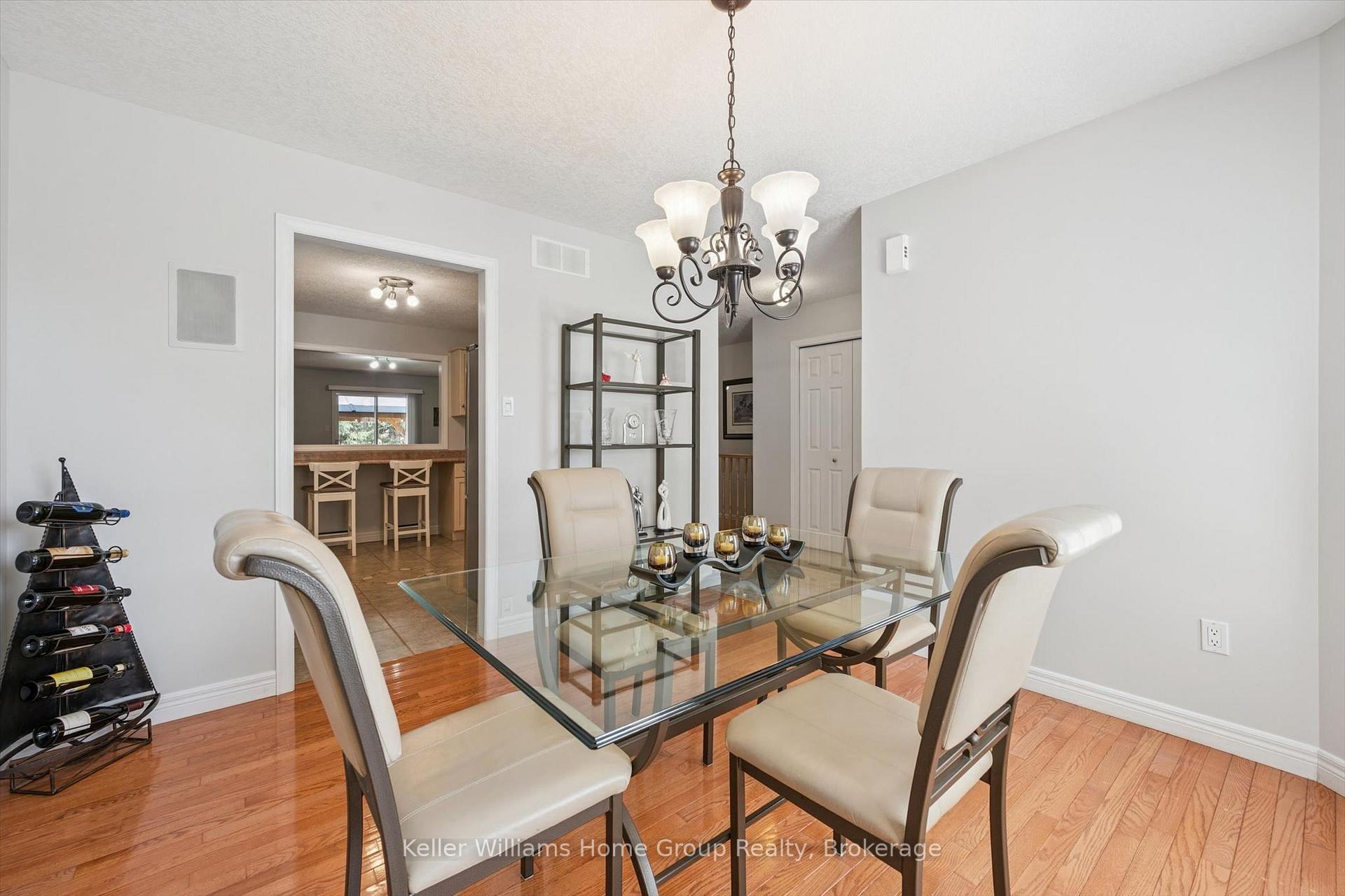 Photo 16 of 63 Cherry Hill Place, Centre Wellington, Fergus — HOMEH