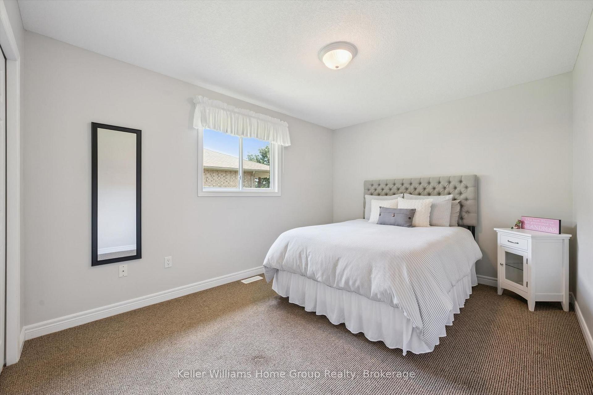 Photo 17 of 63 Cherry Hill Place, Centre Wellington, Fergus — HOMEH