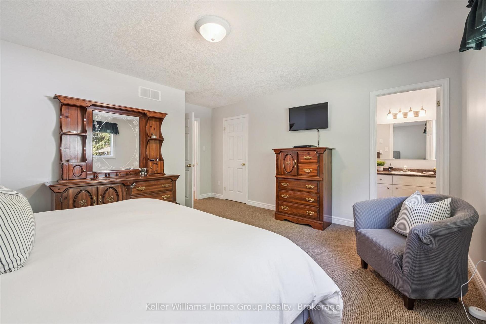 Photo 21 of 63 Cherry Hill Place, Centre Wellington, Fergus — HOMEH