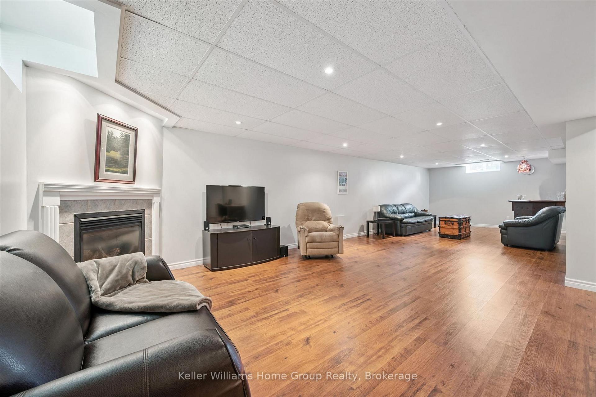 Photo 26 of 63 Cherry Hill Place, Centre Wellington, Fergus — HOMEH
