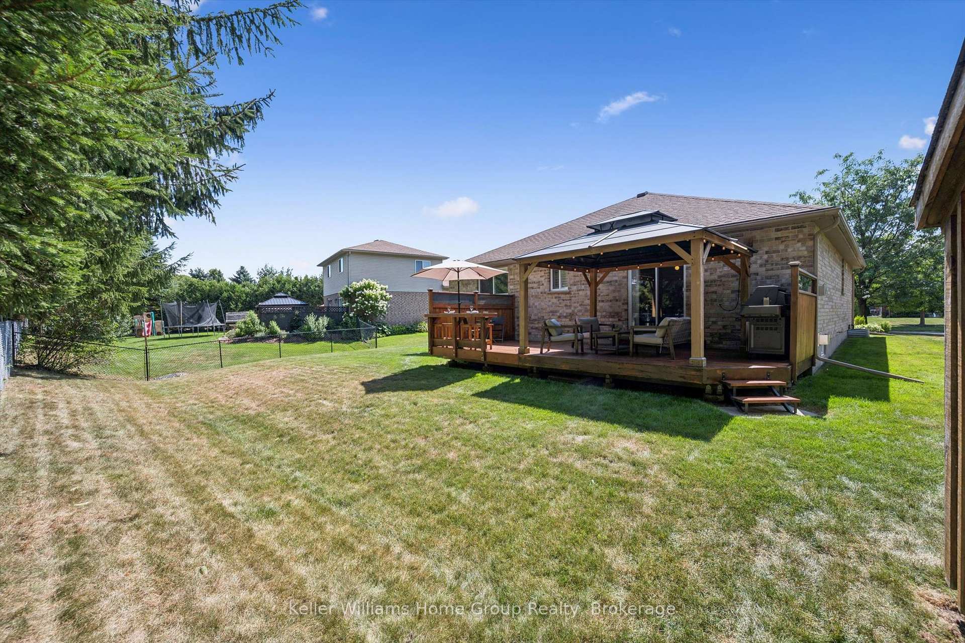 Photo 37 of 63 Cherry Hill Place, Centre Wellington, Fergus — HOMEH