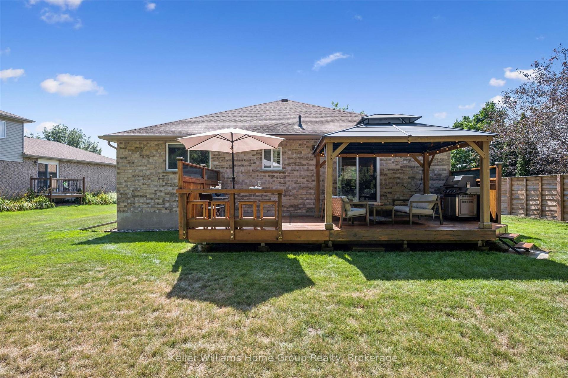 Photo 40 of 63 Cherry Hill Place, Centre Wellington, Fergus — HOMEH