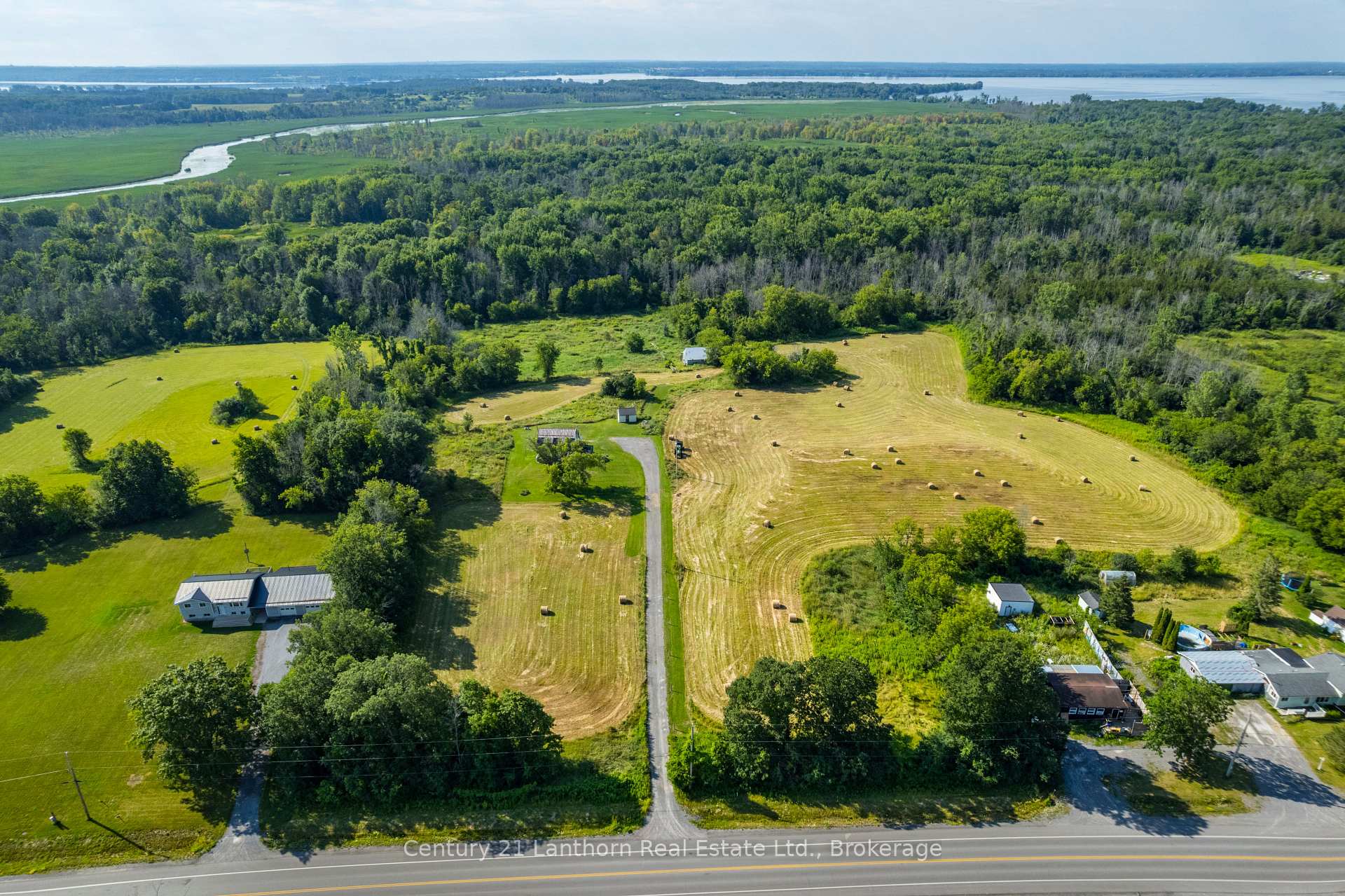Photo 9 of 426 York Road, Tyendinaga, Mohawks of The Bay of Quinte — HOMEH