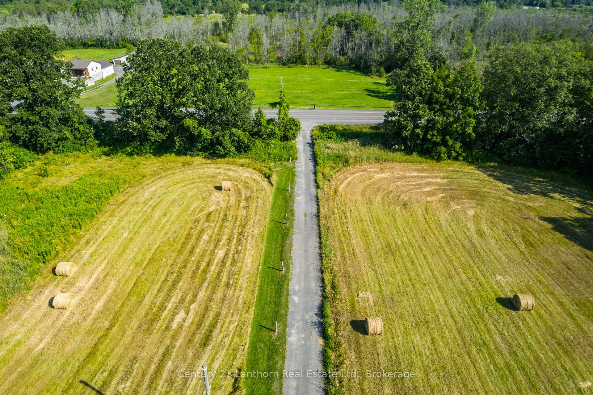 Photo 10 of 426 York Road, Tyendinaga, Mohawks of The Bay of Quinte — HOMEH