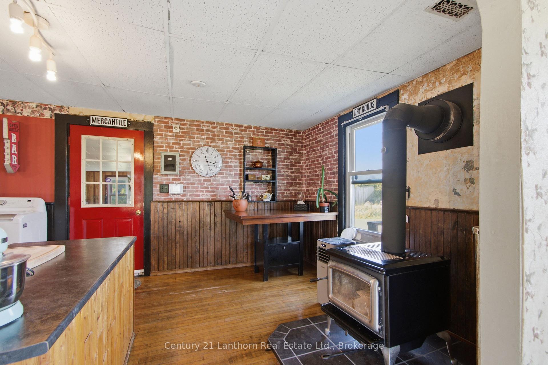 Photo 14 of 426 York Road, Tyendinaga, Mohawks of The Bay of Quinte — HOMEH