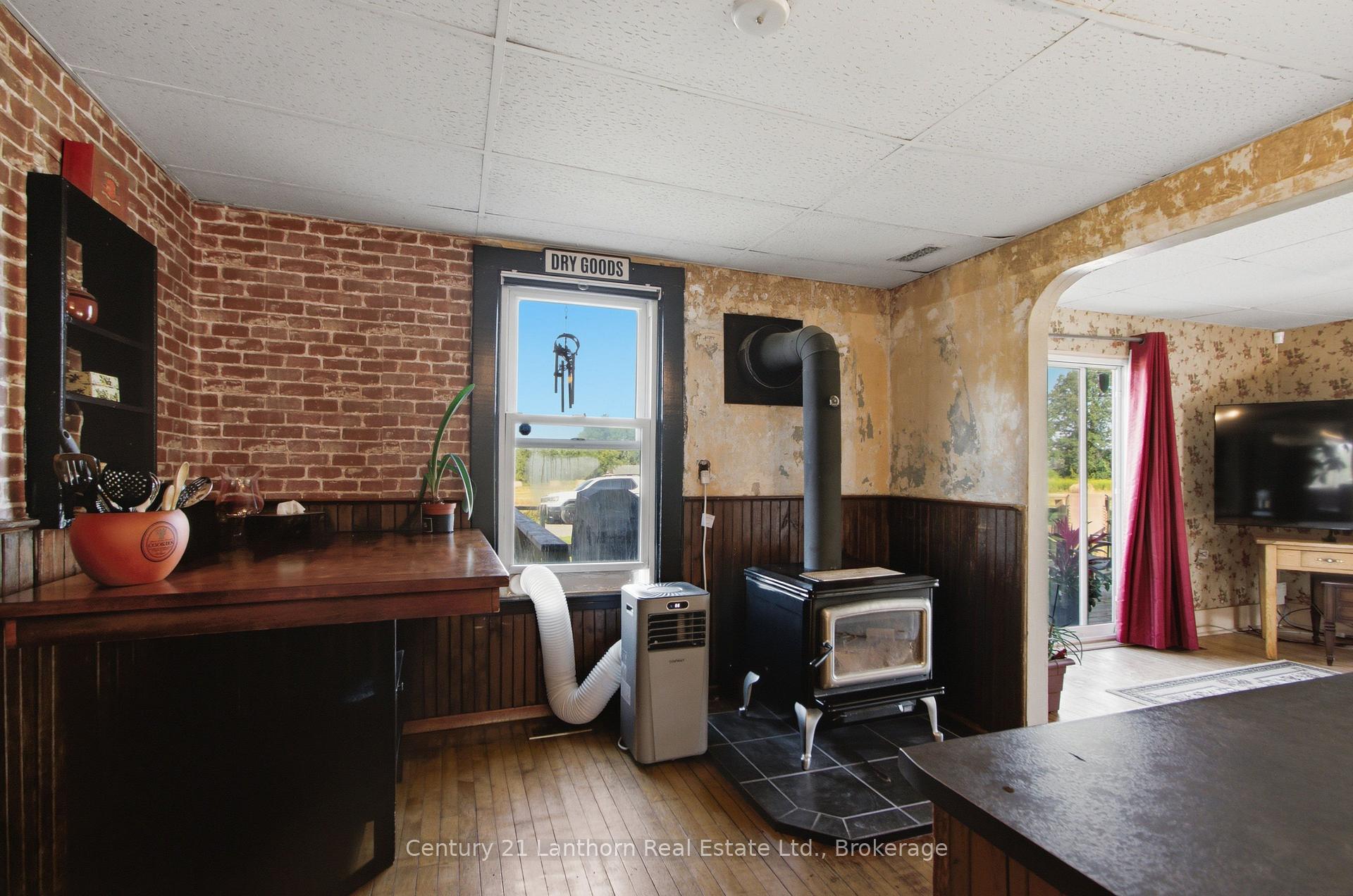 Photo 15 of 426 York Road, Tyendinaga, Mohawks of The Bay of Quinte — HOMEH