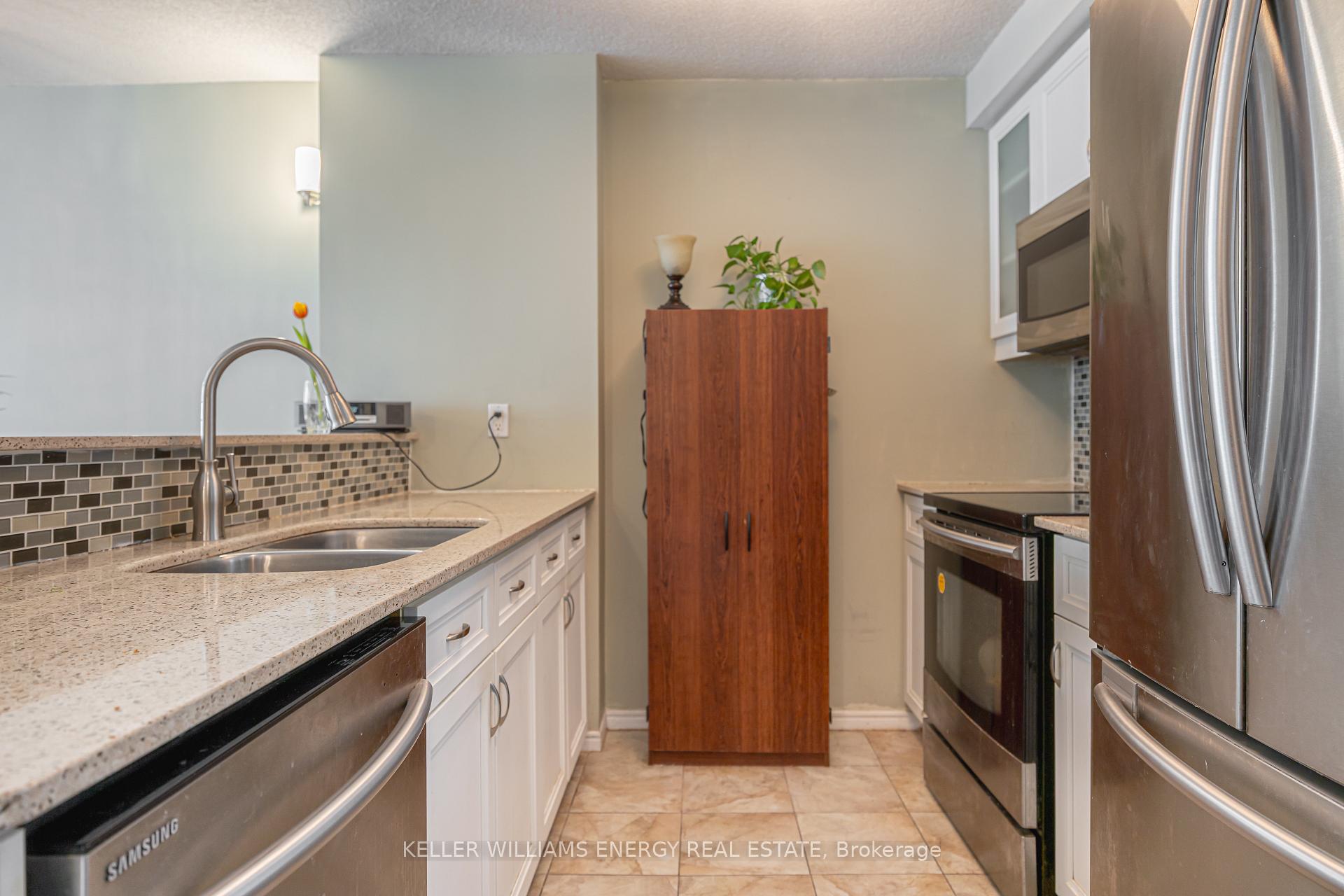 Photo 5 of Unit 1604, 10 Yonge Street, Toronto, Waterfront Communities — HOMEH