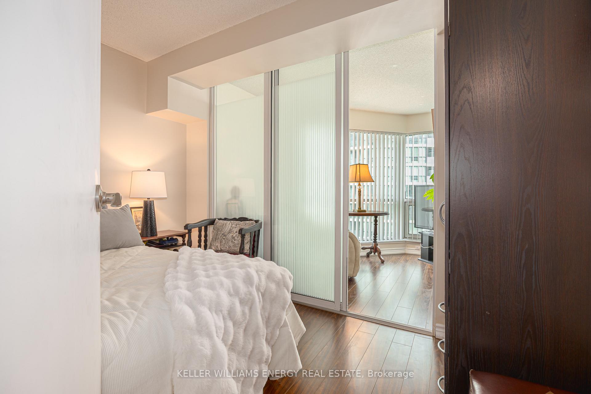 Photo 15 of Unit 1604, 10 Yonge Street, Toronto, Waterfront Communities — HOMEH