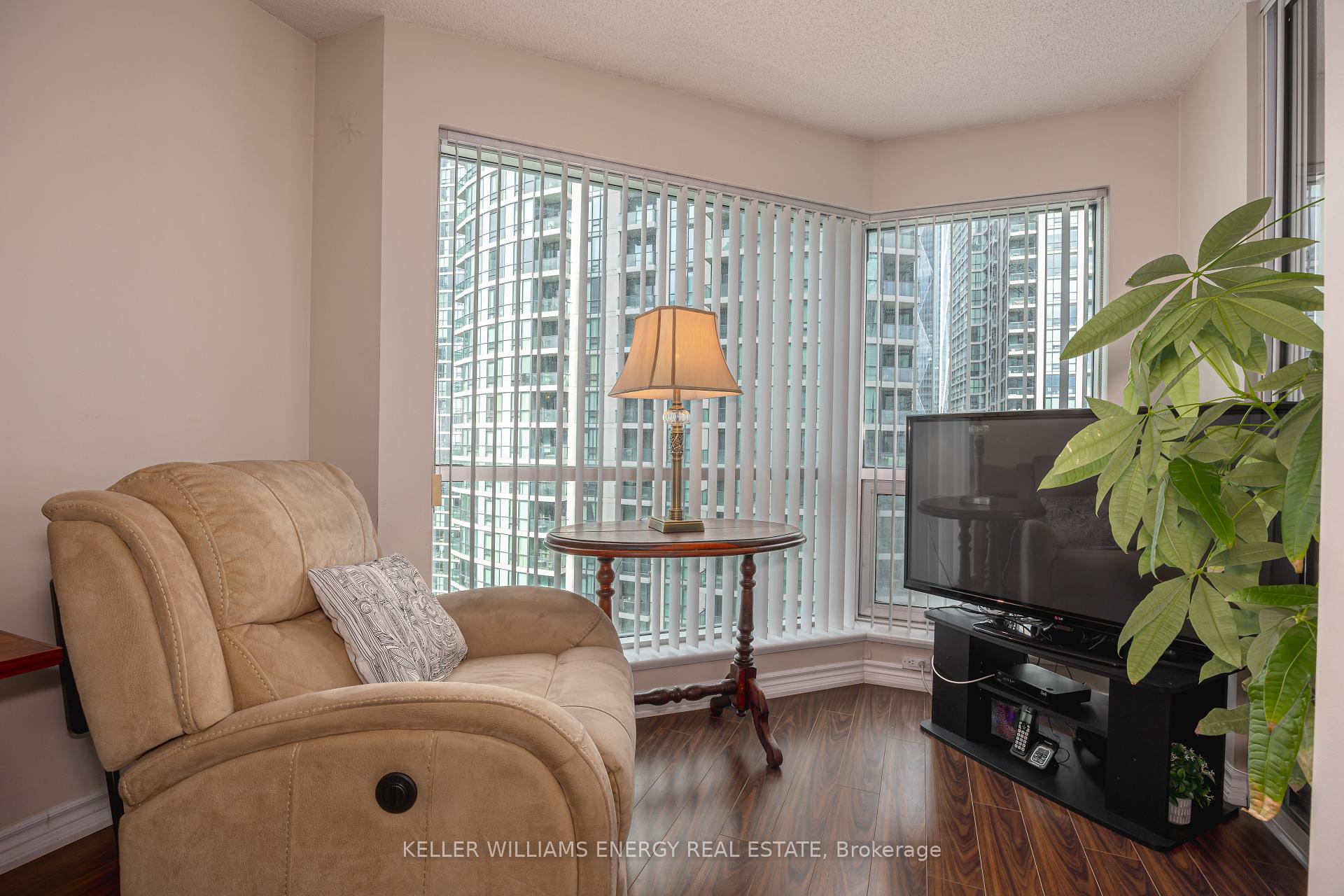 Photo 16 of Unit 1604, 10 Yonge Street, Toronto, Waterfront Communities — HOMEH