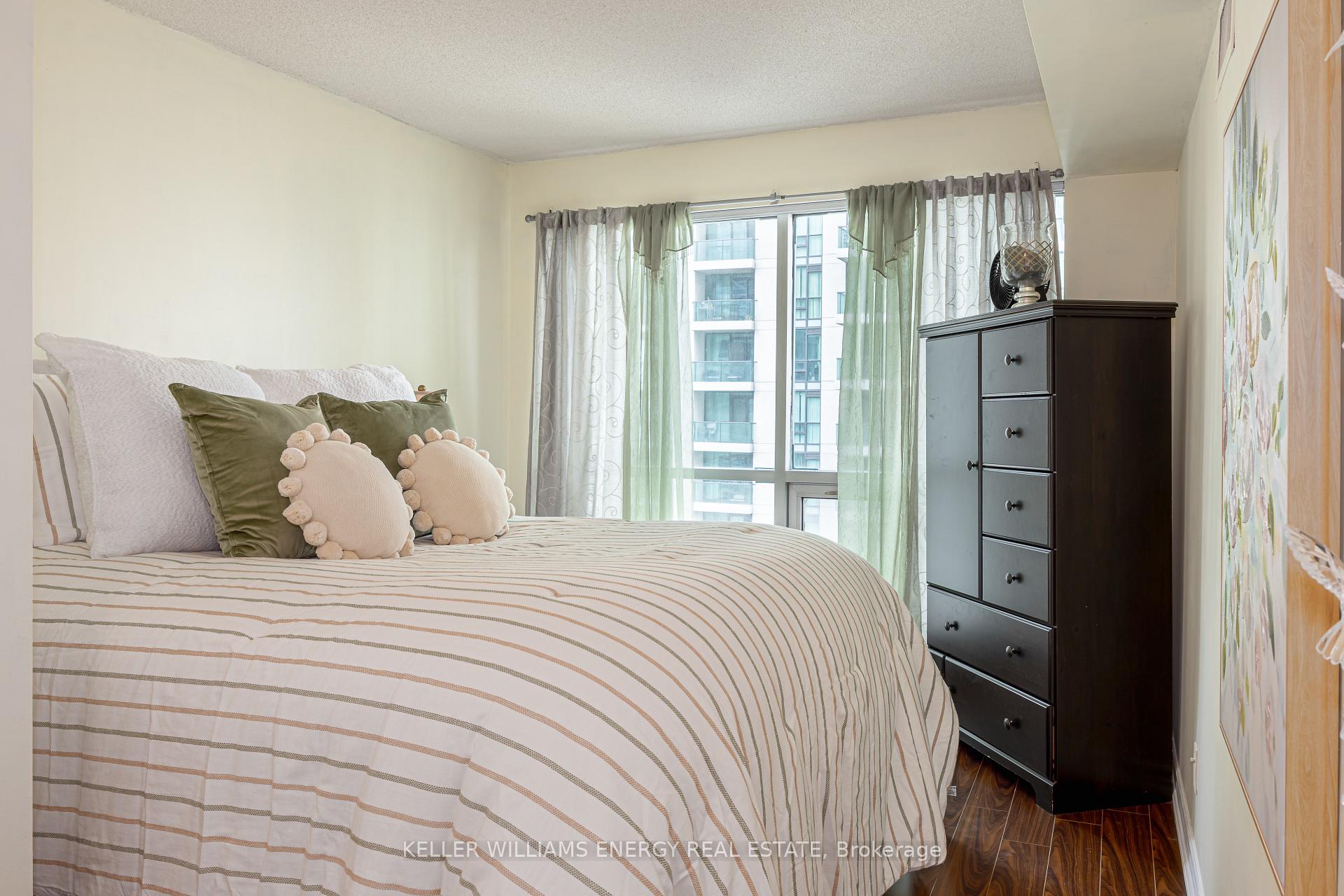 Photo 17 of Unit 1604, 10 Yonge Street, Toronto, Waterfront Communities — HOMEH