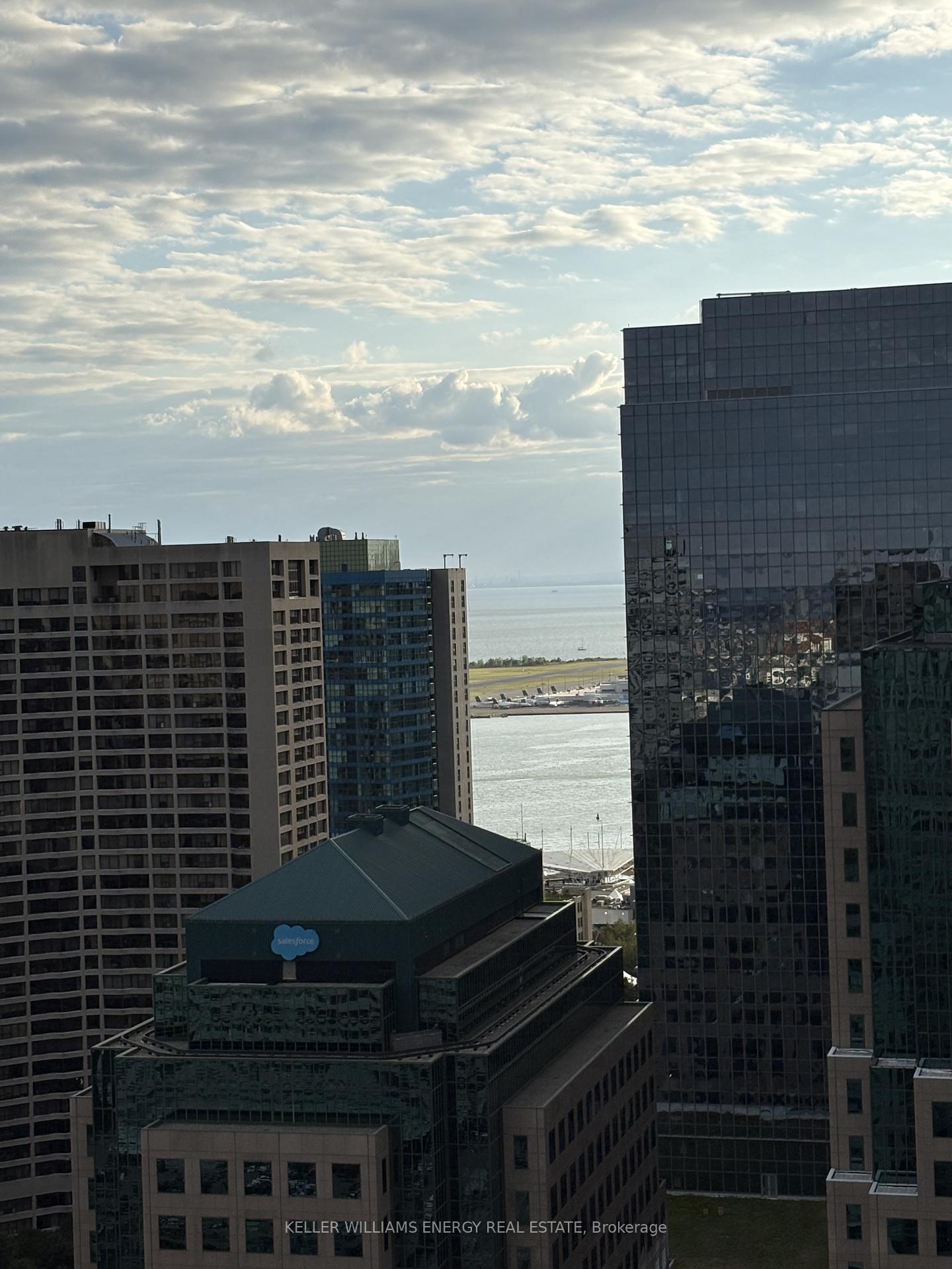 Photo 38 of Unit 1604, 10 Yonge Street, Toronto, Waterfront Communities — HOMEH