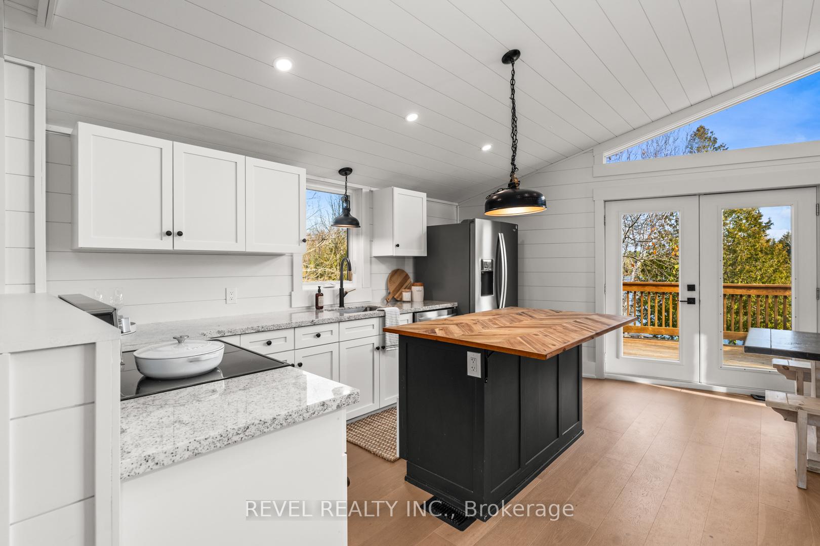 Photo 9 of 300 Green Lane, Whitestone, Hagerman — HOMEH