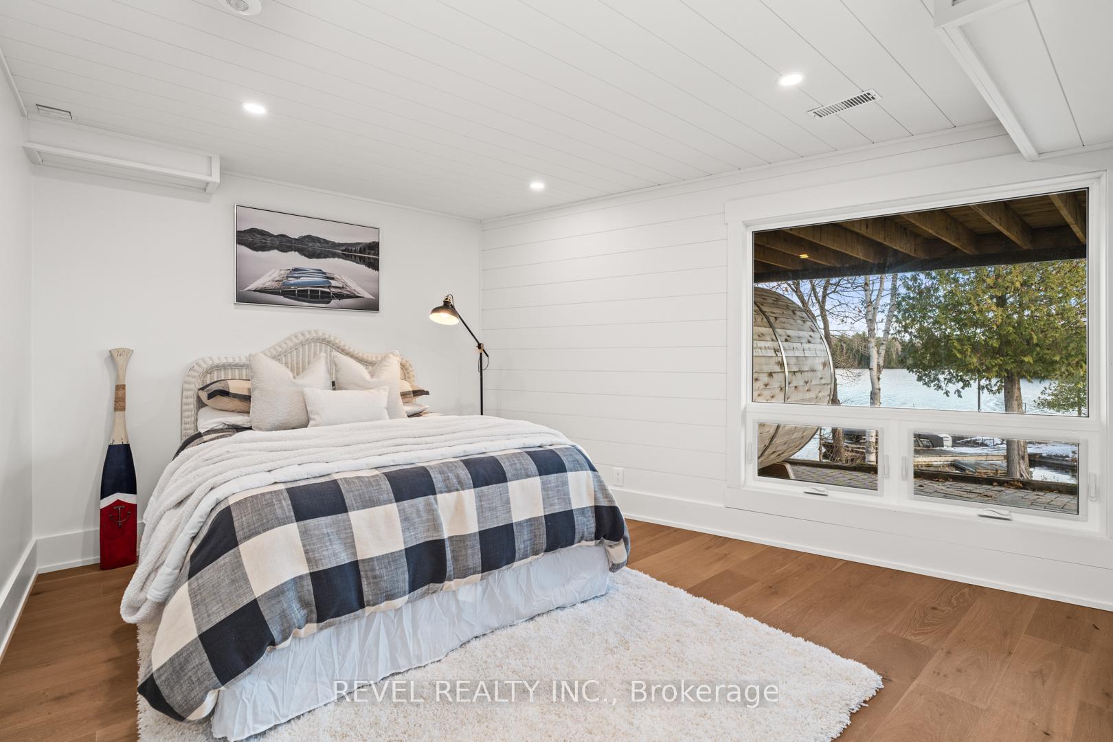 Photo 20 of 300 Green Lane, Whitestone, Hagerman — HOMEH