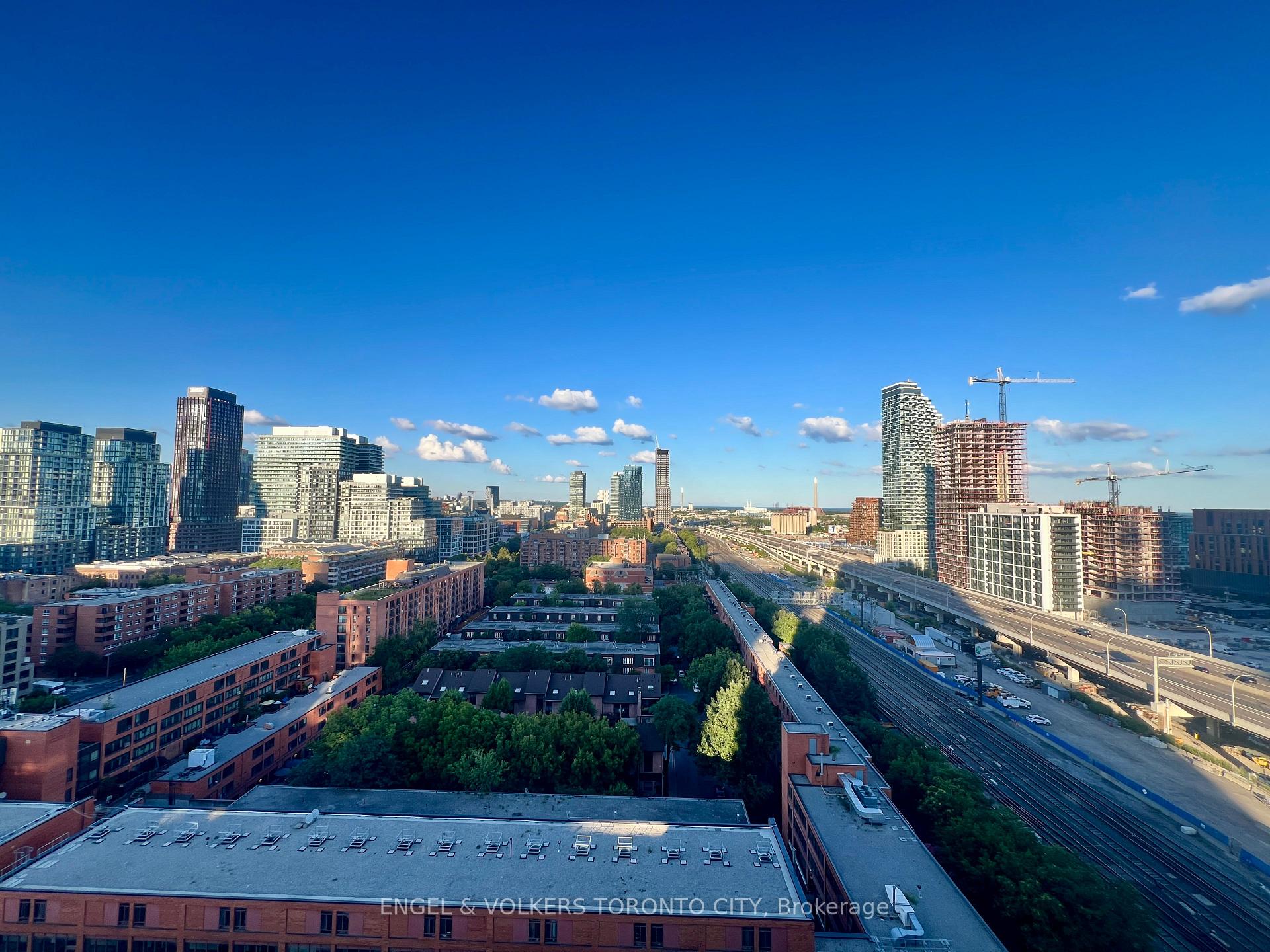 Photo 3 of Unit 1608, 1 Market Street, Toronto, Waterfront Communities — HOMEH
